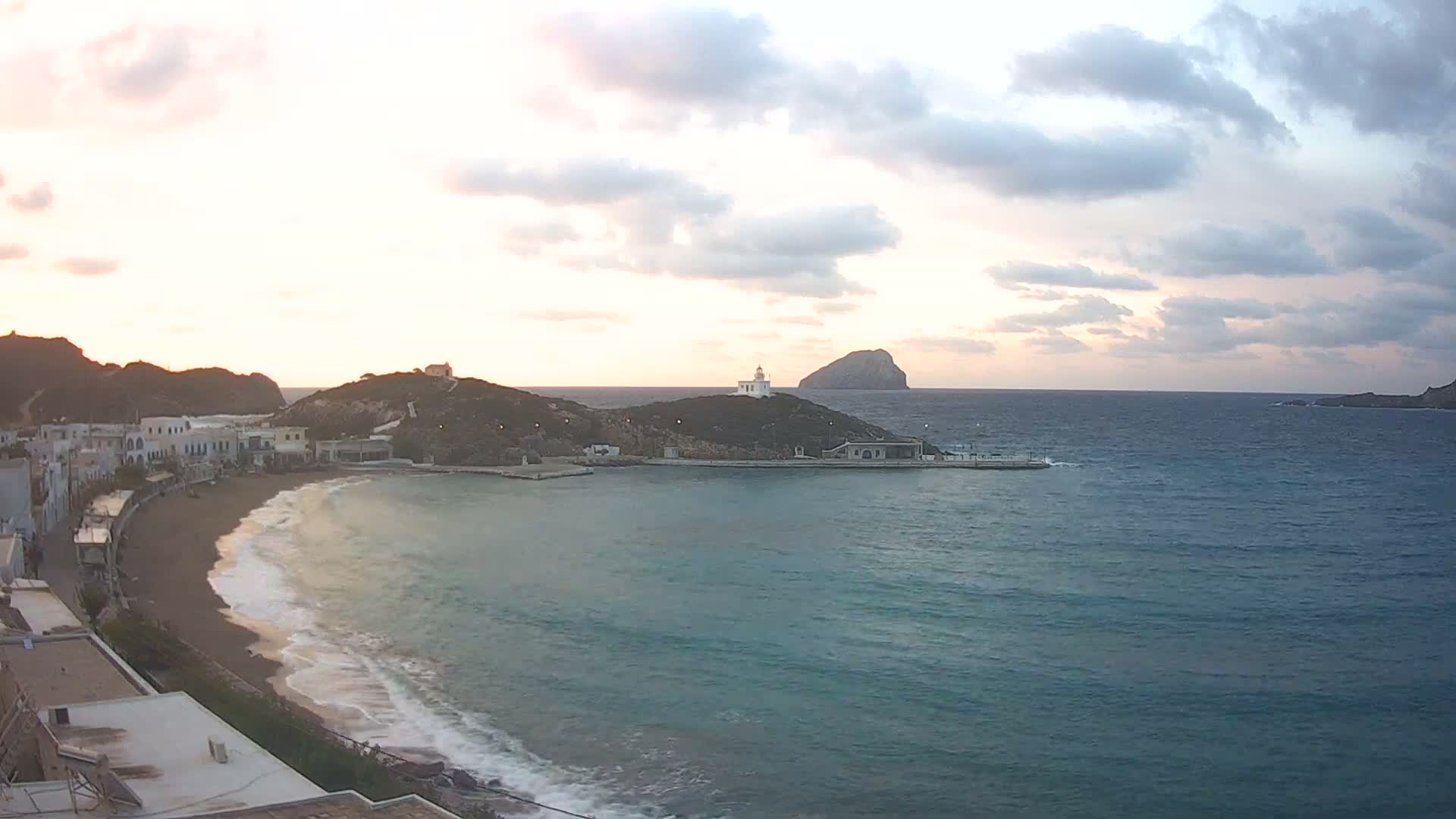 Kythira Island, Kapsali  Village & Paralia Kapsali Beach Live Cam - Kapsali, Kythira, Islands (Níson), Attica (Attikí), Greece