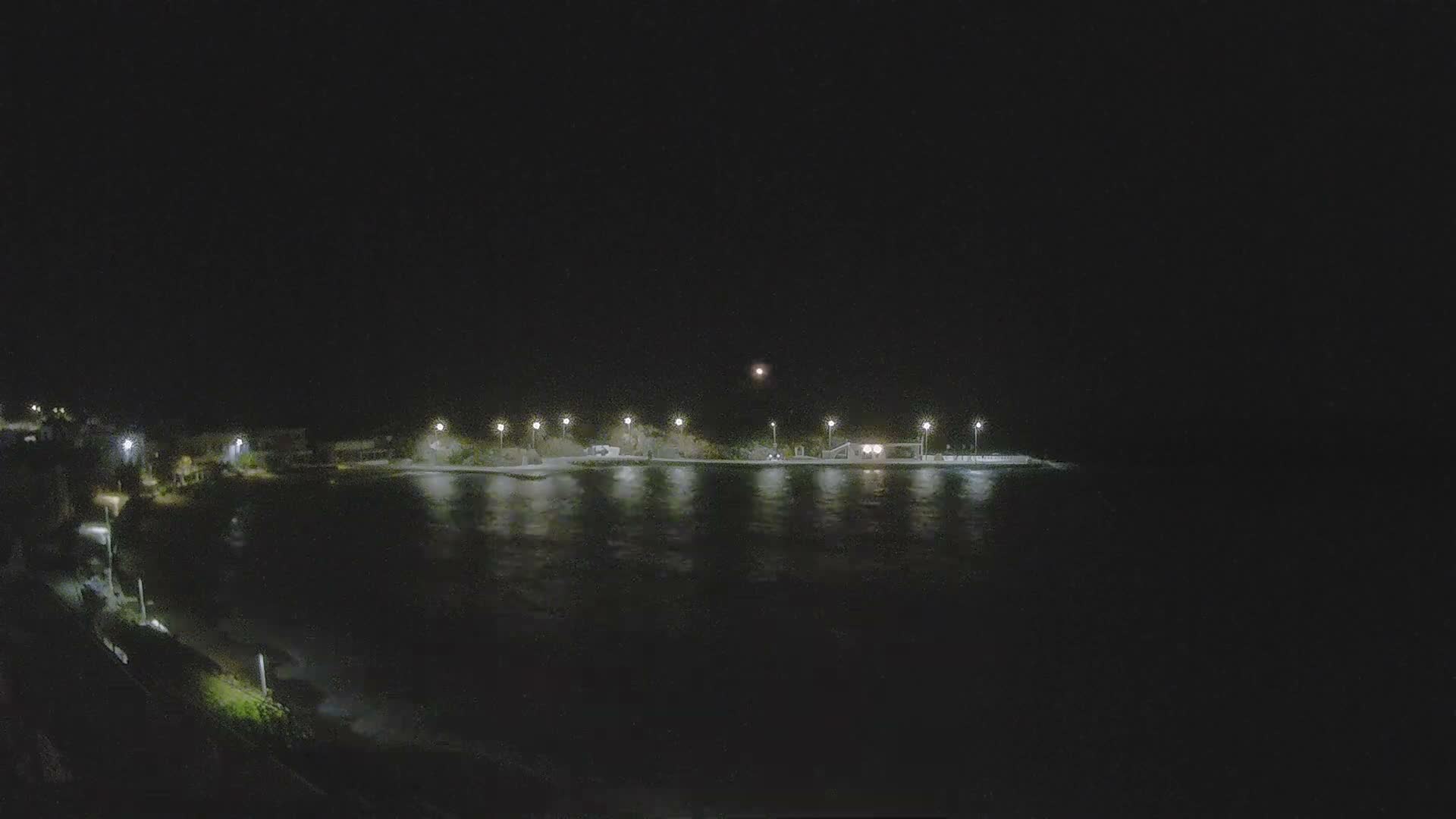 Kythira Island, Kapsali  Village & Paralia Kapsali Beach Live Cam - Kapsali, Kythira, Islands (Níson), Attica (Attikí), Greece