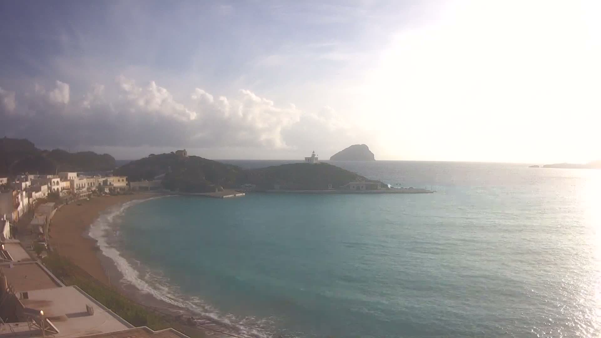 Kythira Island, Kapsali  Village & Paralia Kapsali Beach Live Cam - Kapsali, Kythira, Islands (Níson), Attica (Attikí), Greece