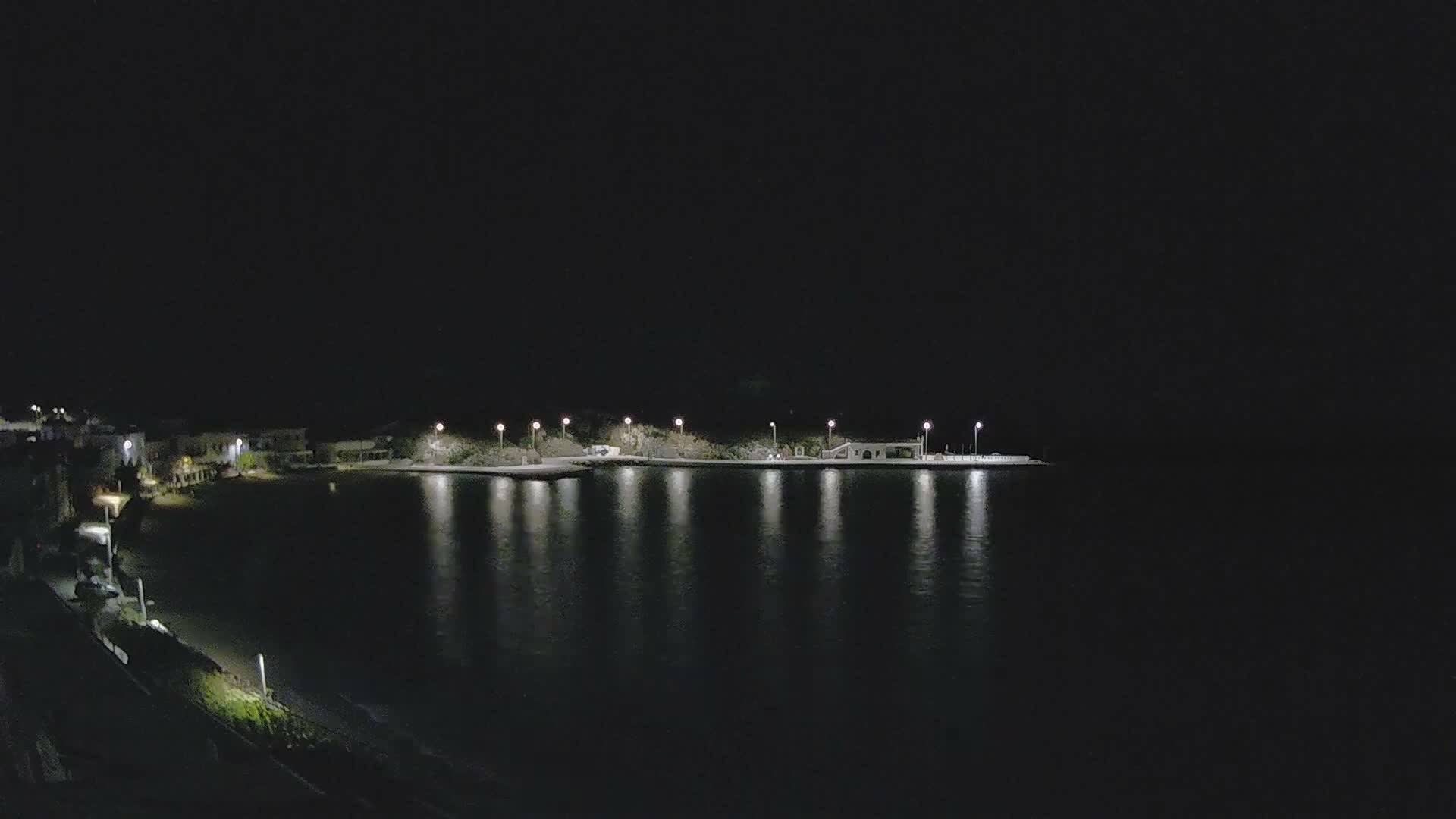 Kythira Island, Kapsali  Village & Paralia Kapsali Beach Live Cam - Kapsali, Kythira, Islands (Níson), Attica (Attikí), Greece