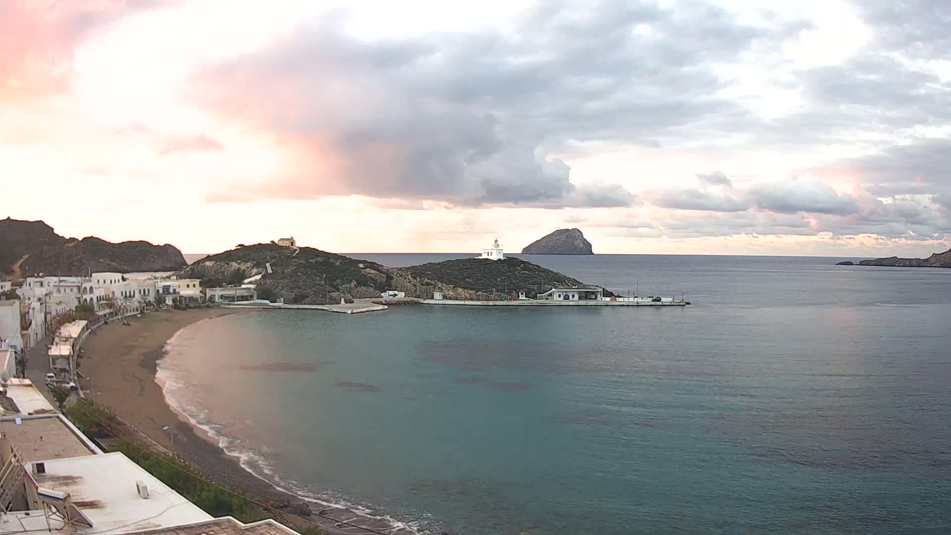 Kythira Island, Kapsali  Village & Paralia Kapsali Beach Live Cam - Kapsali, Kythira, Islands (Níson), Attica (Attikí), Greece
