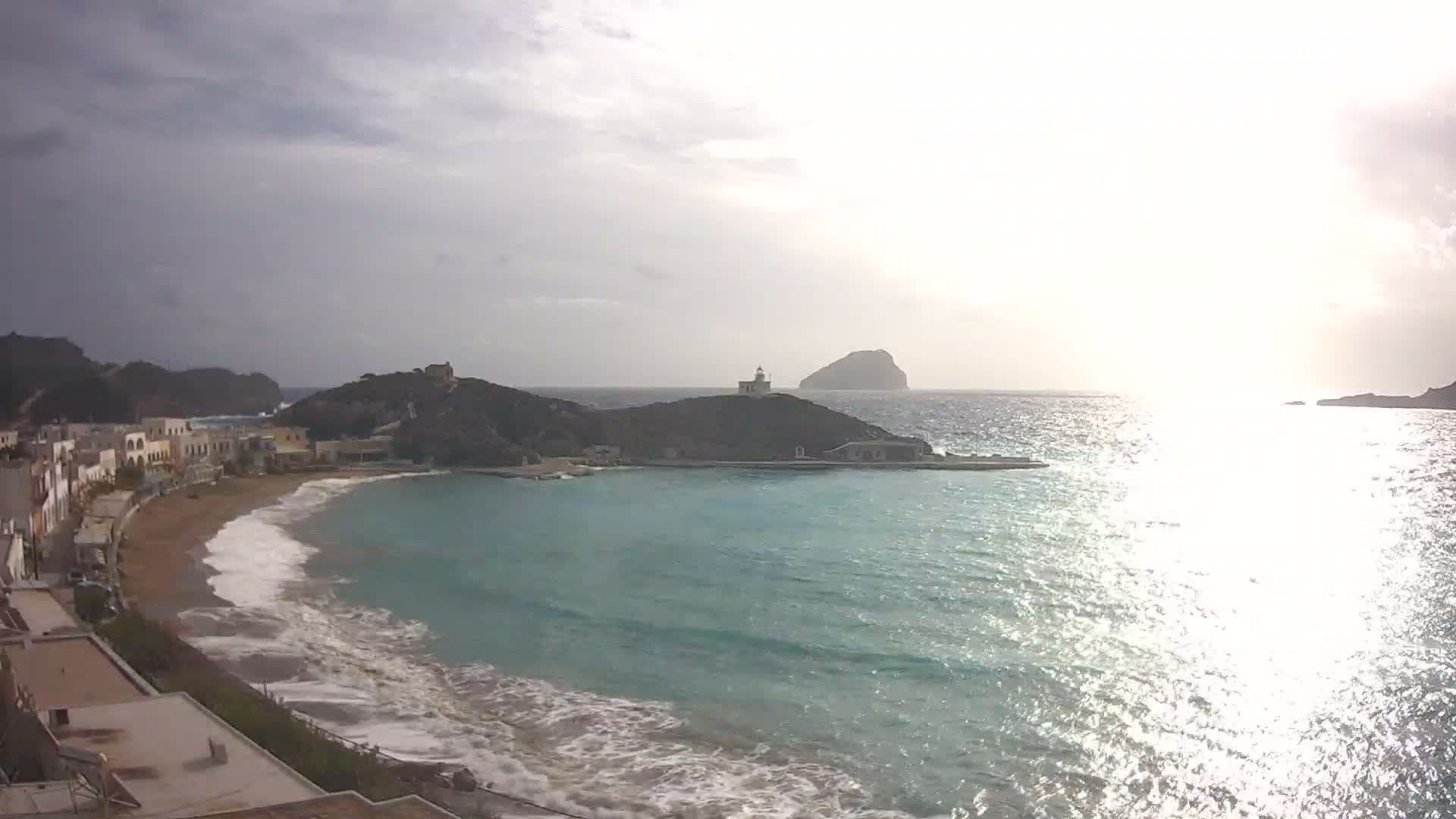 Kythira Island, Kapsali  Village & Paralia Kapsali Beach Live Cam - Kapsali, Kythira, Islands (Níson), Attica (Attikí), Greece
