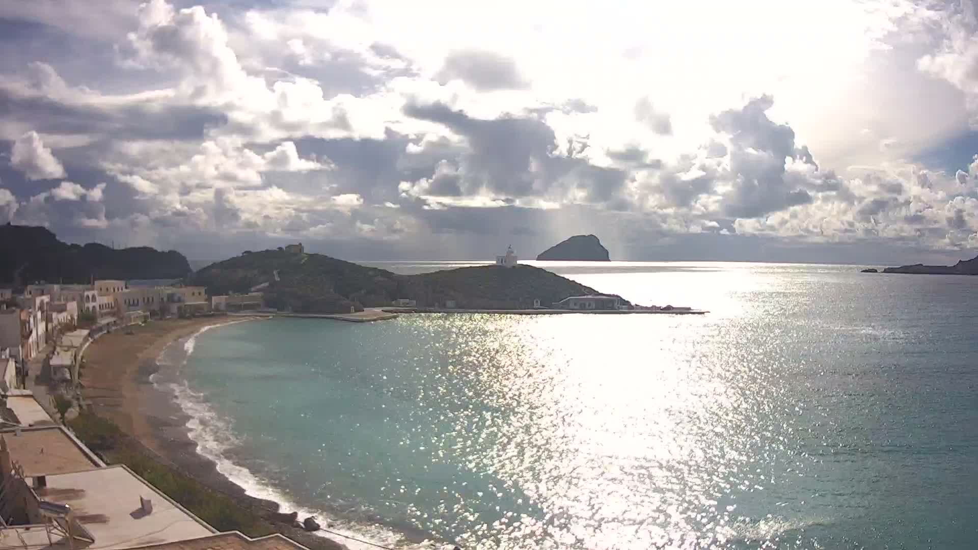 Kythira Island, Kapsali  Village & Paralia Kapsali Beach Live Cam - Kapsali, Kythira, Islands (Níson), Attica (Attikí), Greece