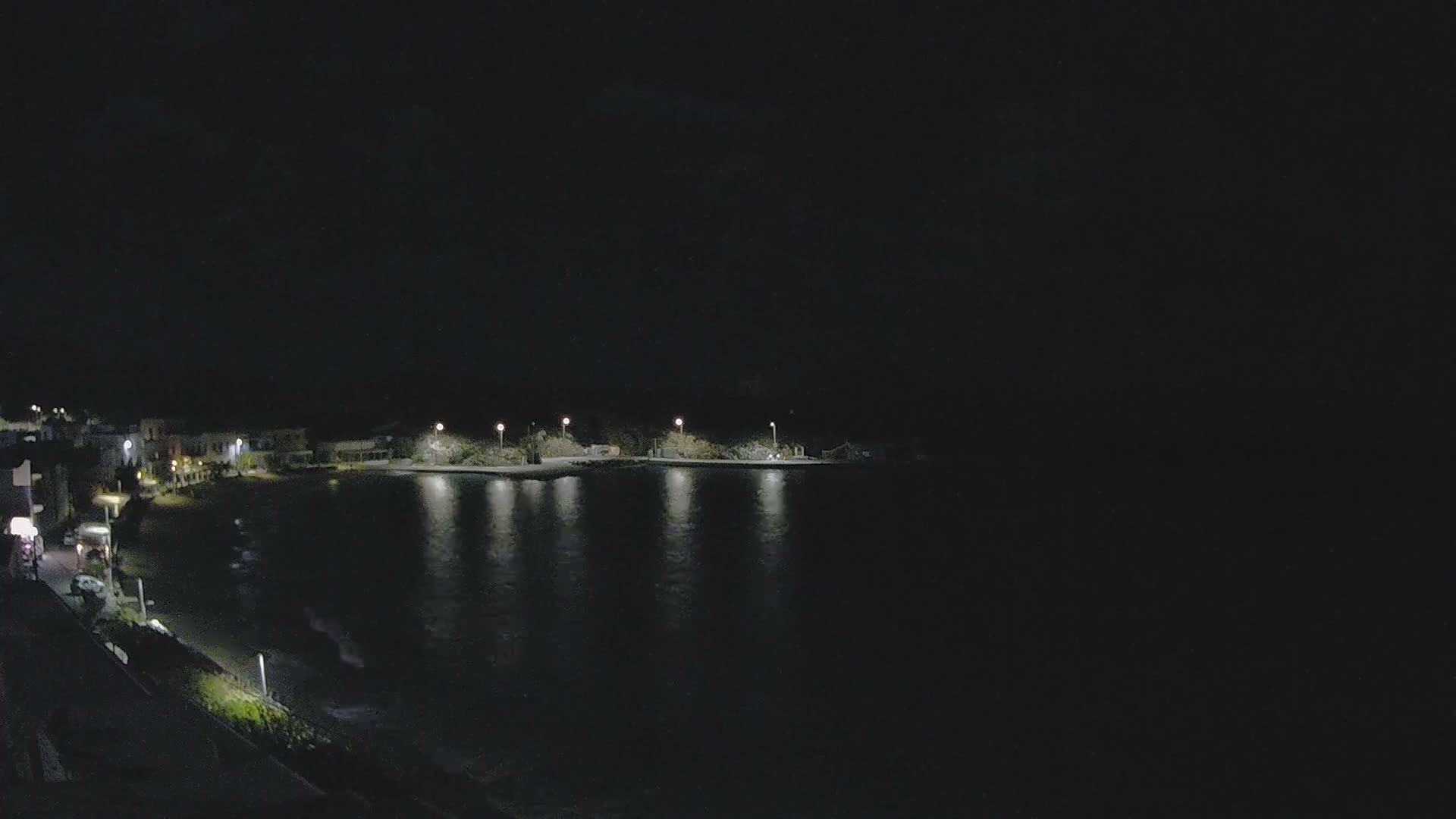 Kythira Island, Kapsali  Village & Paralia Kapsali Beach Live Cam - Kapsali, Kythira, Islands (Níson), Attica (Attikí), Greece