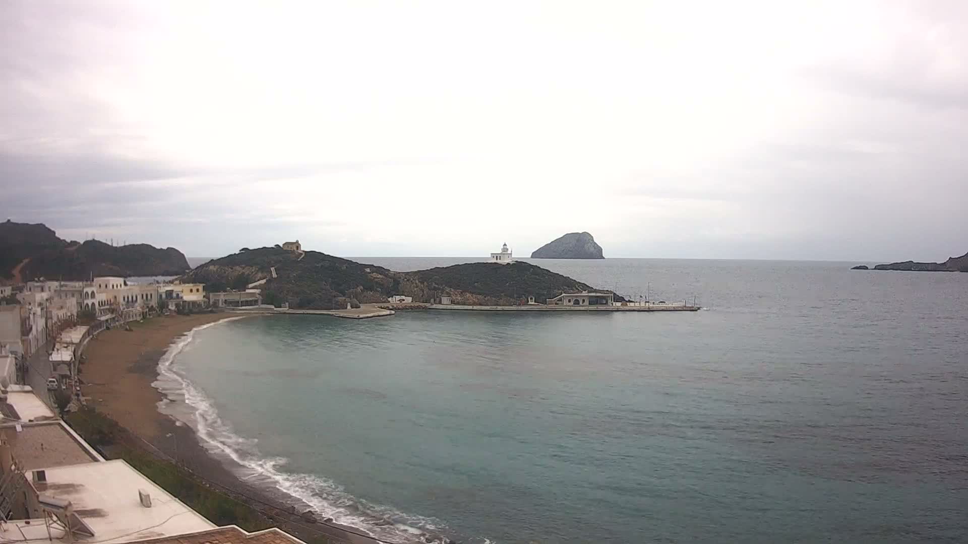 Kythira Island, Kapsali  Village & Paralia Kapsali Beach Live Cam - Kapsali, Kythira, Islands (Níson), Attica (Attikí), Greece