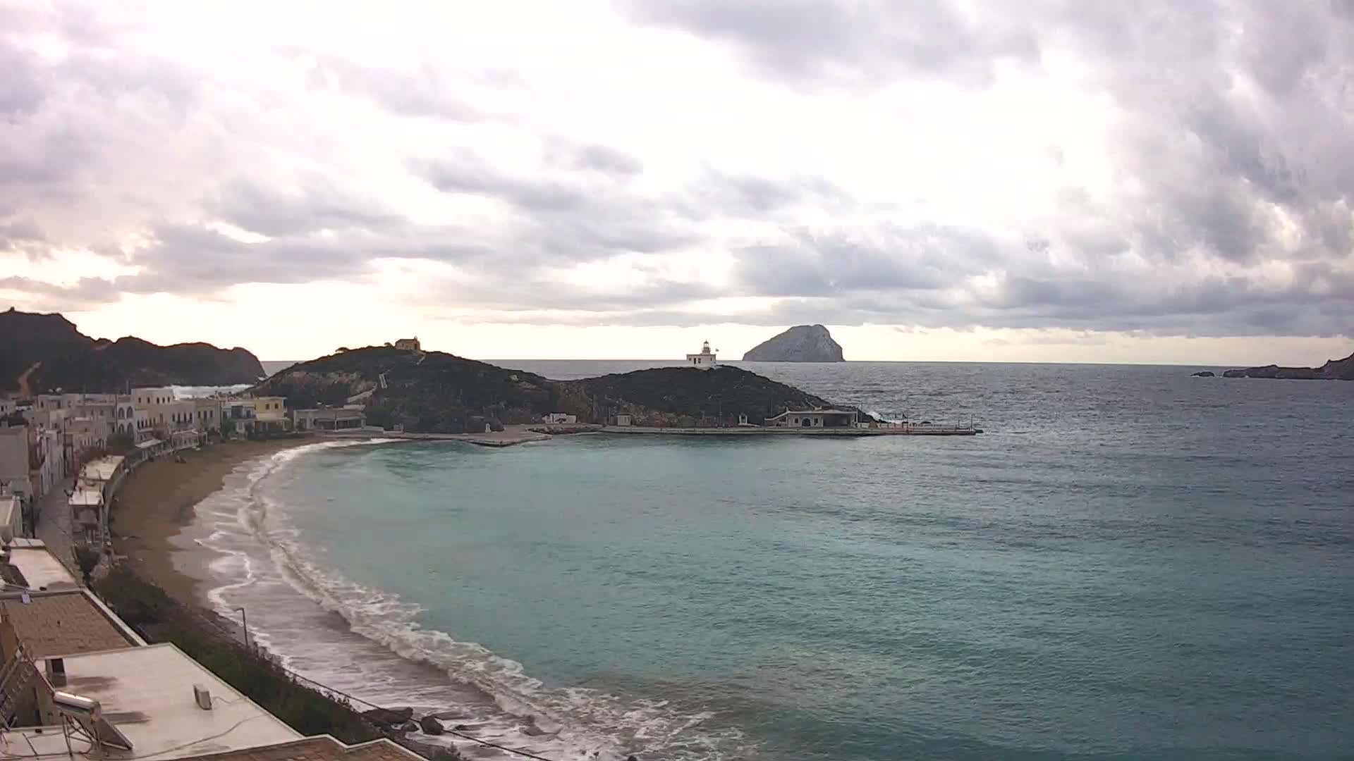 Kythira Island, Kapsali  Village & Paralia Kapsali Beach Live Cam - Kapsali, Kythira, Islands (Níson), Attica (Attikí), Greece