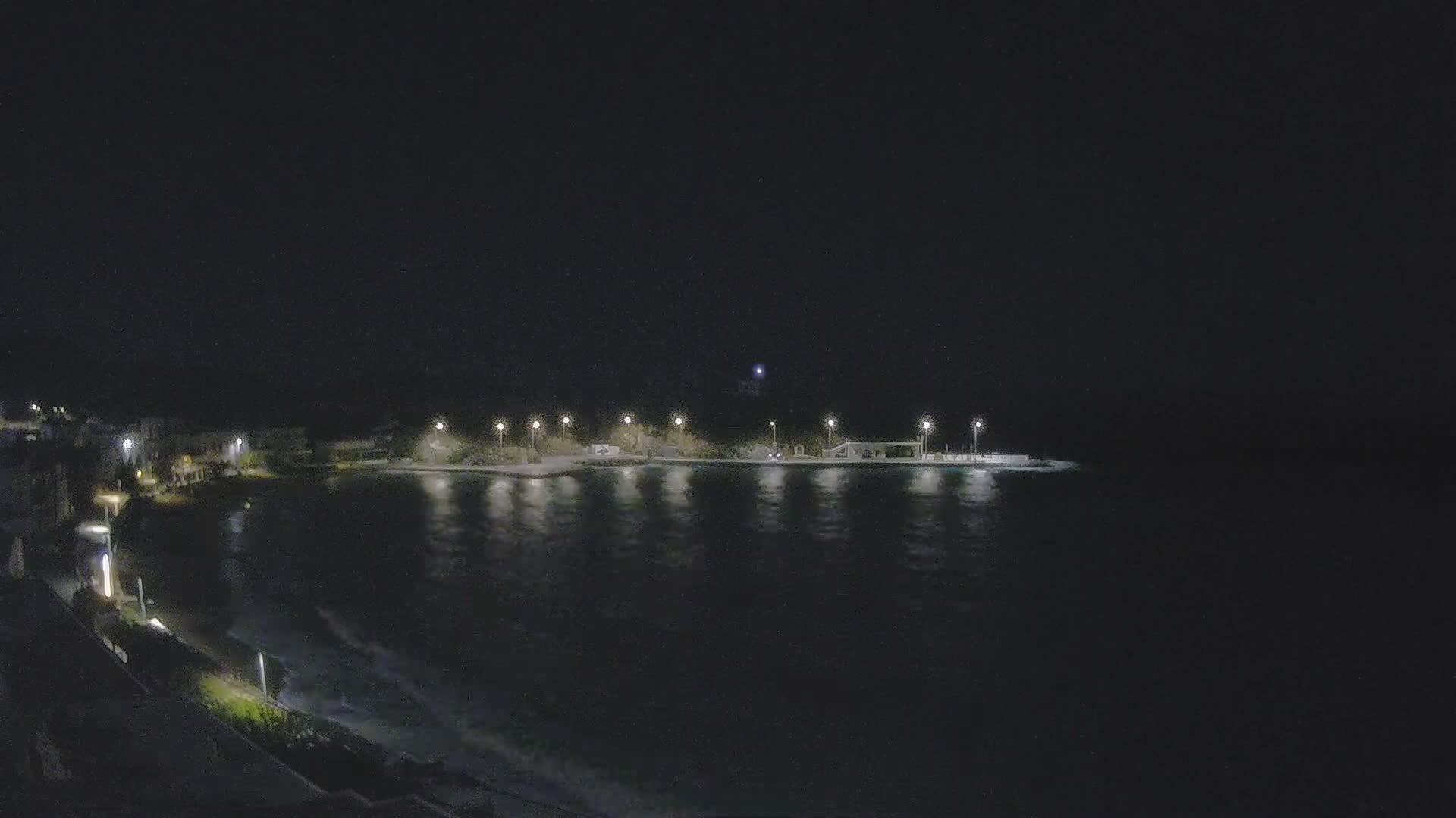 Kythira Island, Kapsali  Village & Paralia Kapsali Beach Live Cam - Kapsali, Kythira, Islands (Níson), Attica (Attikí), Greece