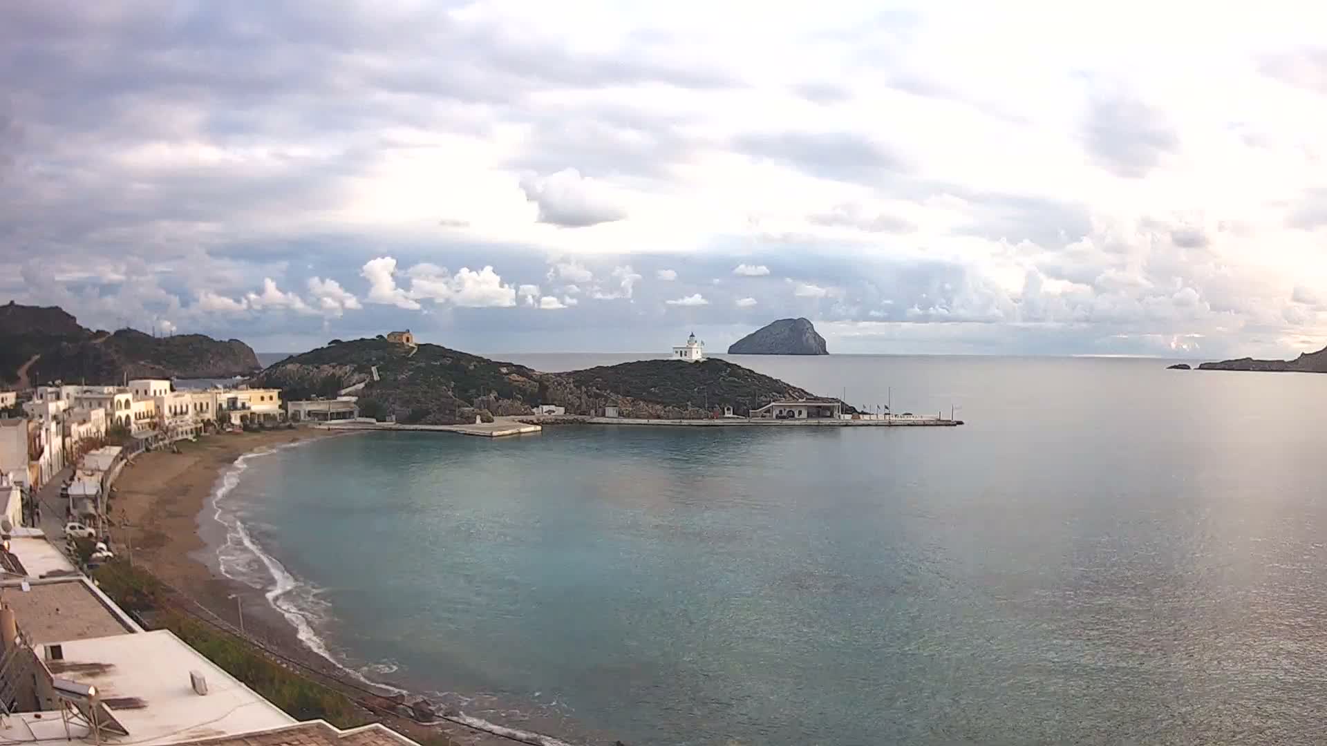 Kythira Island, Kapsali  Village & Paralia Kapsali Beach Live Cam - Kapsali, Kythira, Islands (Níson), Attica (Attikí), Greece