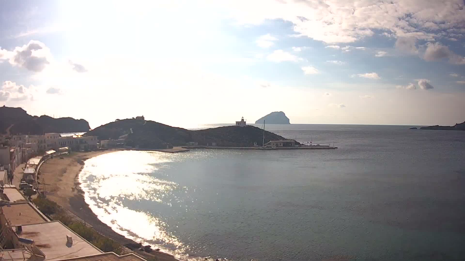 Kythira Island, Kapsali  Village & Paralia Kapsali Beach Live Cam - Kapsali, Kythira, Islands (Níson), Attica (Attikí), Greece