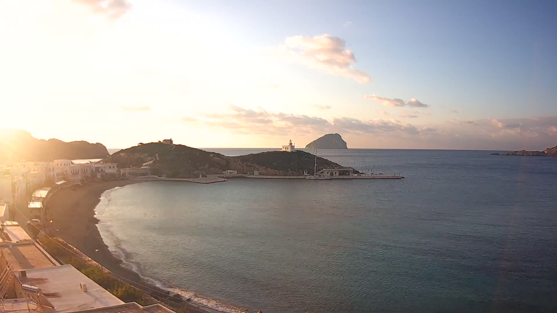 Kythira Island, Kapsali  Village & Paralia Kapsali Beach Live Cam - Kapsali, Kythira, Islands (Níson), Attica (Attikí), Greece