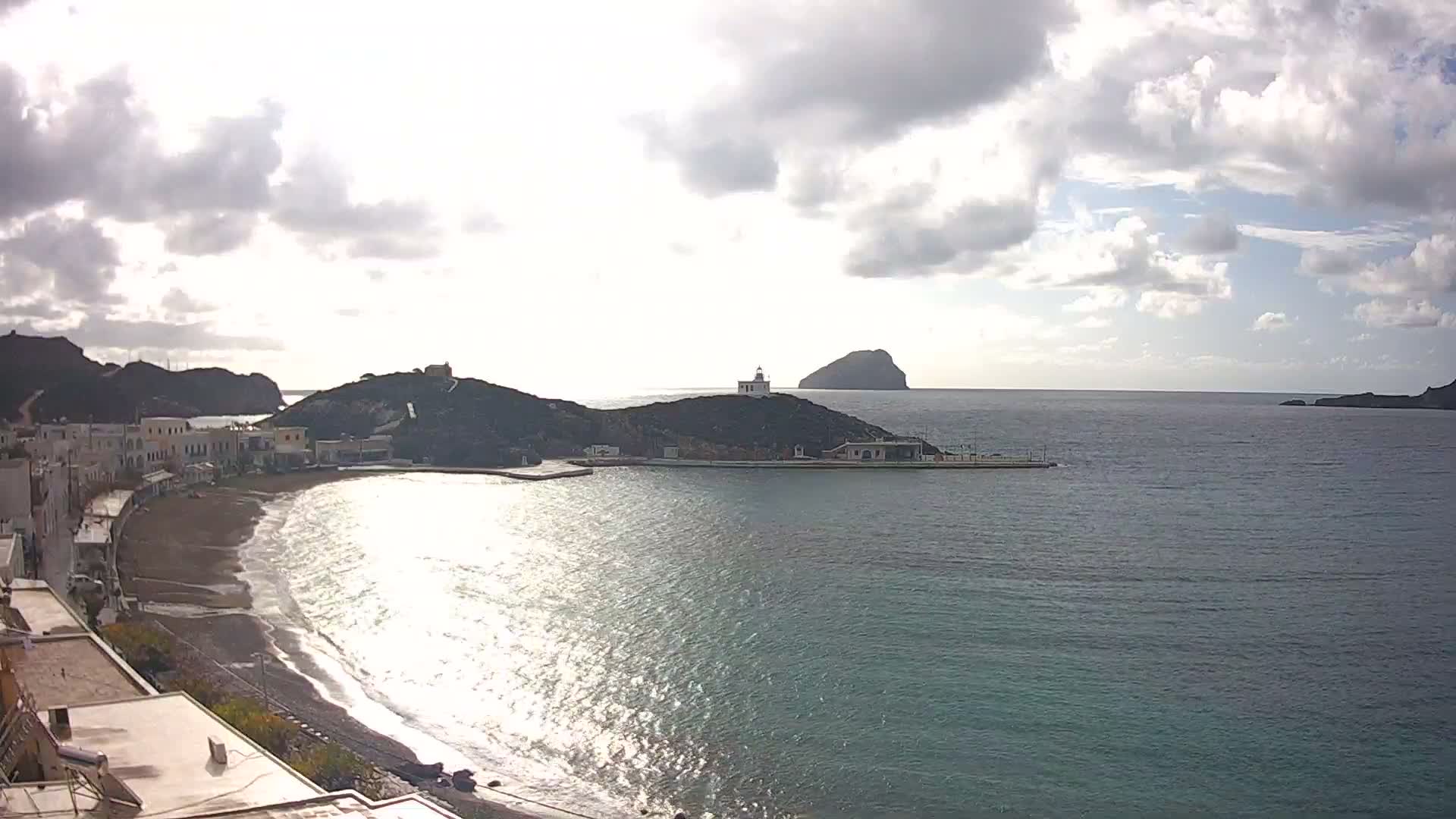 Kythira Island, Kapsali  Village & Paralia Kapsali Beach Live Cam - Kapsali, Kythira, Islands (Níson), Attica (Attikí), Greece