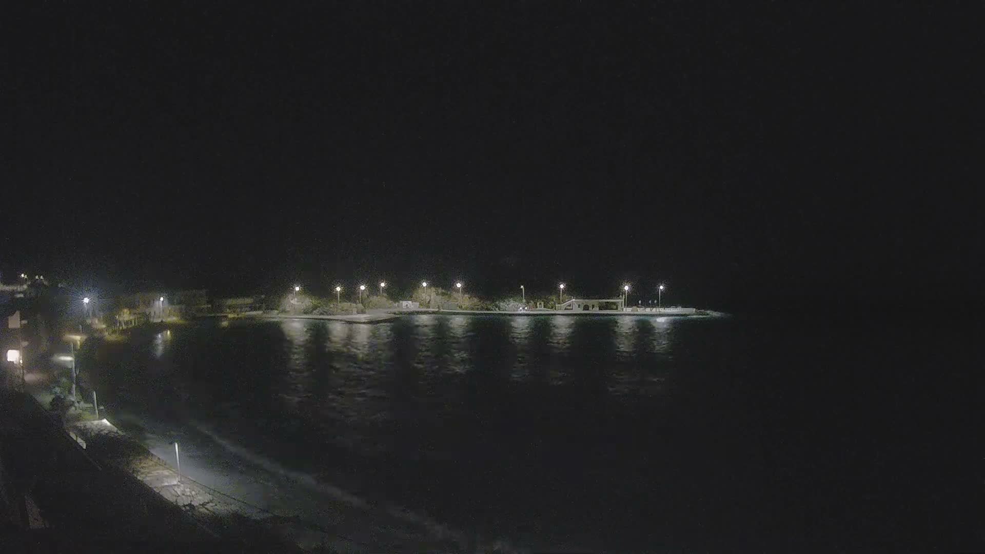 Kythira Island, Kapsali  Village & Paralia Kapsali Beach Live Cam - Kapsali, Kythira, Islands (Níson), Attica (Attikí), Greece