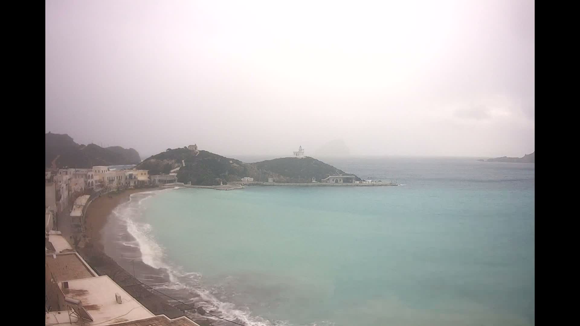 Kythira Island, Kapsali  Village & Paralia Kapsali Beach Live Cam - Kapsali, Kythira, Islands (Níson), Attica (Attikí), Greece