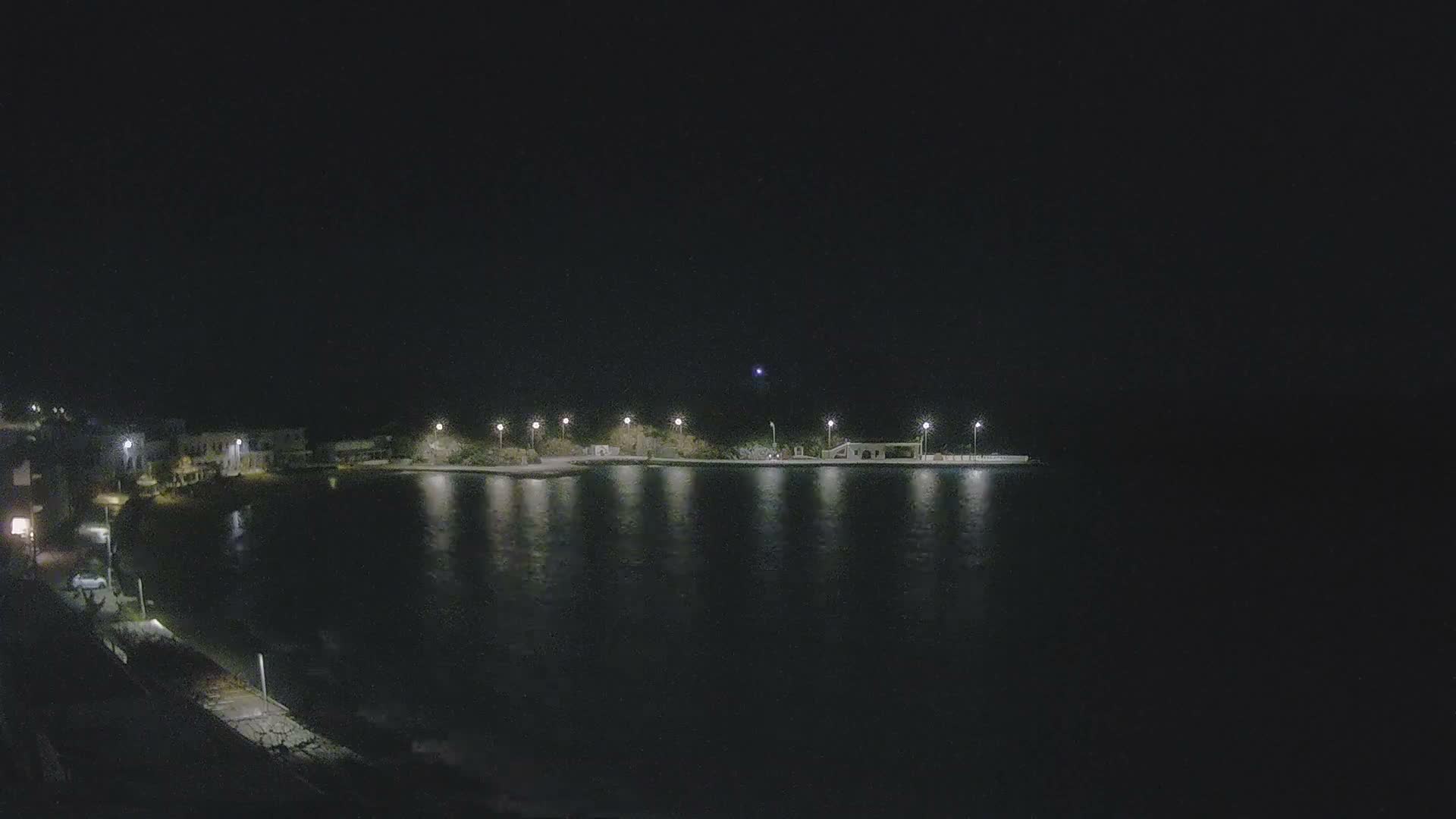 Kythira Island, Kapsali  Village & Paralia Kapsali Beach Live Cam - Kapsali, Kythira, Islands (Níson), Attica (Attikí), Greece