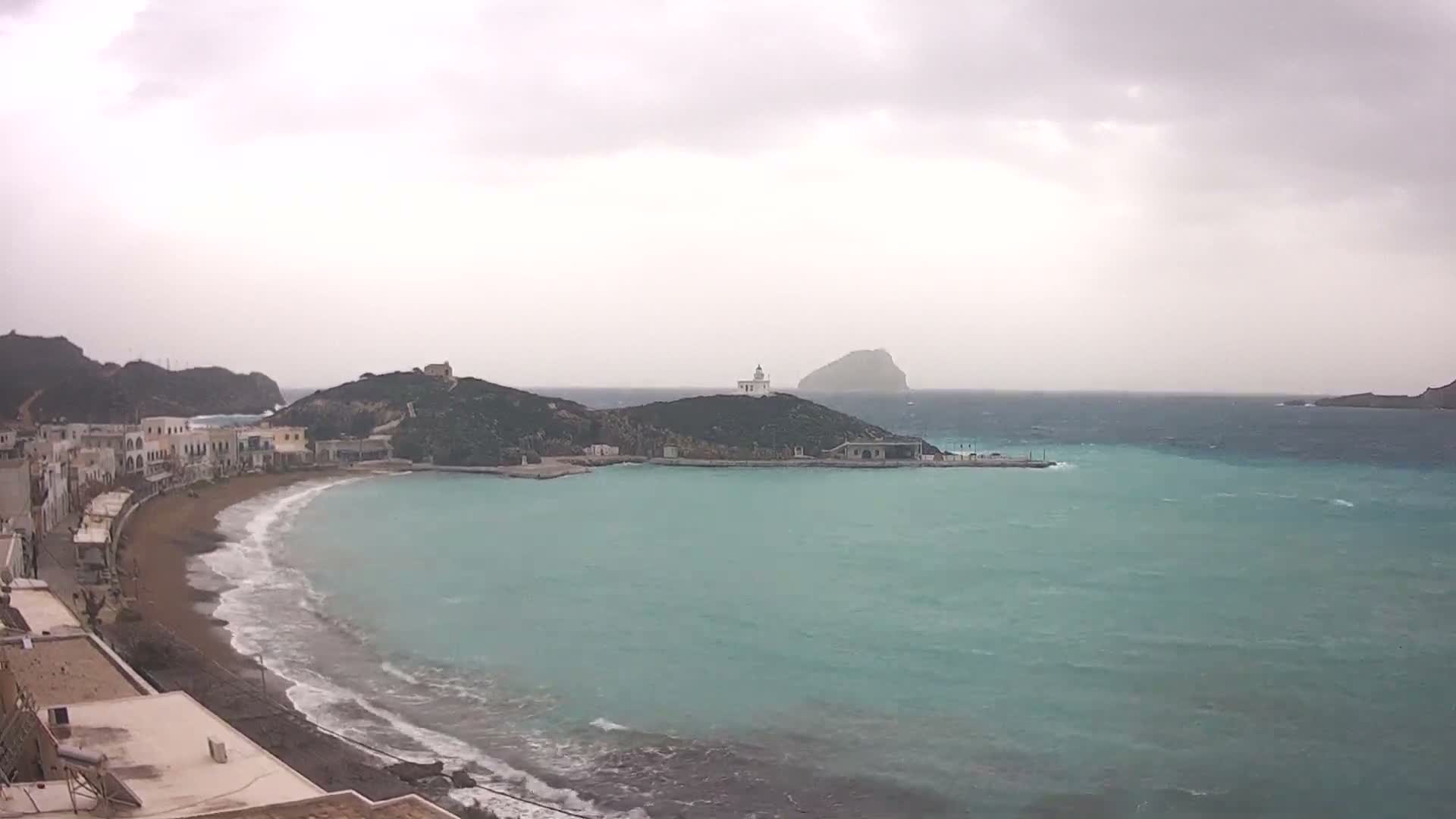 Kythira Island, Kapsali  Village & Paralia Kapsali Beach Live Cam - Kapsali, Kythira, Islands (Níson), Attica (Attikí), Greece