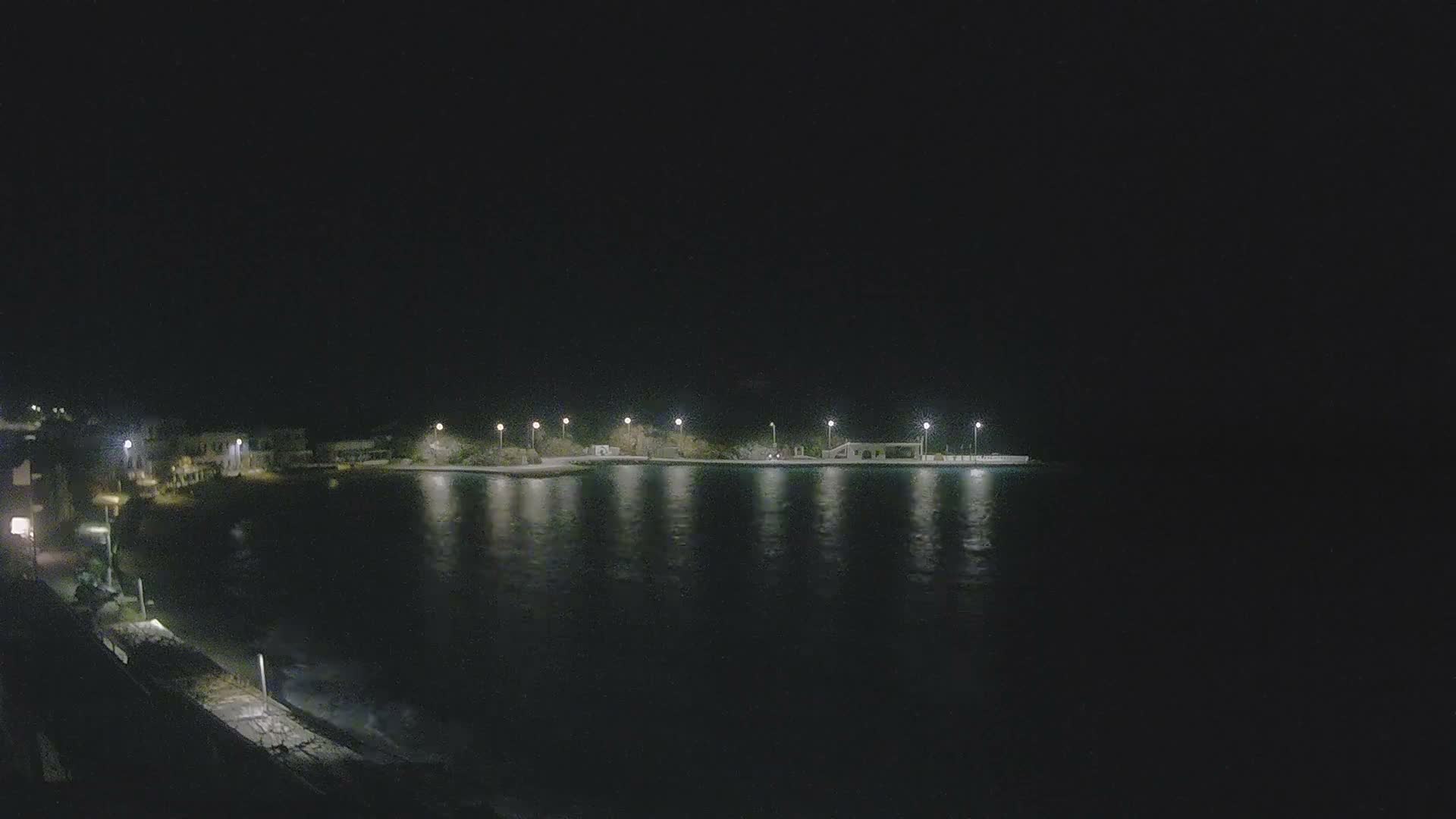Kythira Island, Kapsali  Village & Paralia Kapsali Beach Live Cam - Kapsali, Kythira, Islands (Níson), Attica (Attikí), Greece