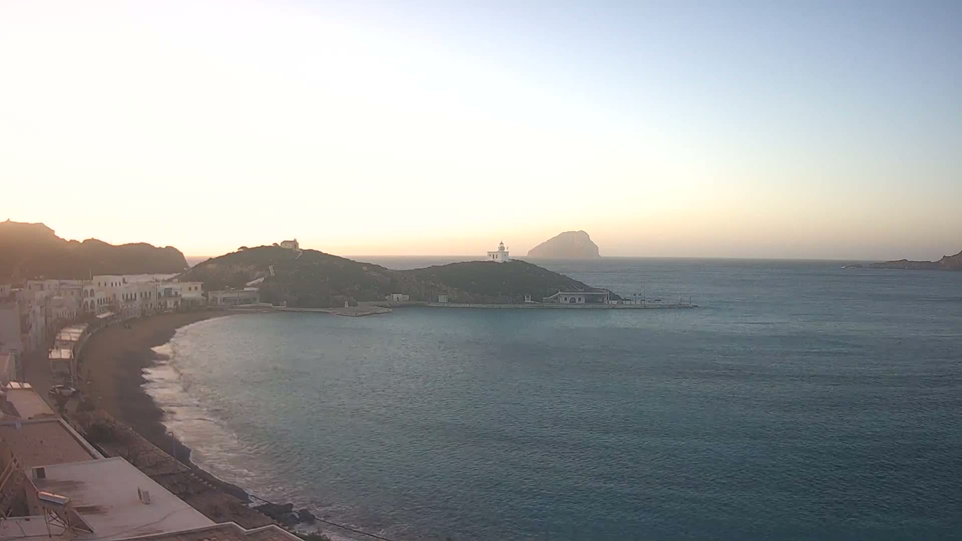 Kythira Island, Kapsali  Village & Paralia Kapsali Beach Live Cam - Kapsali, Kythira, Islands (Níson), Attica (Attikí), Greece