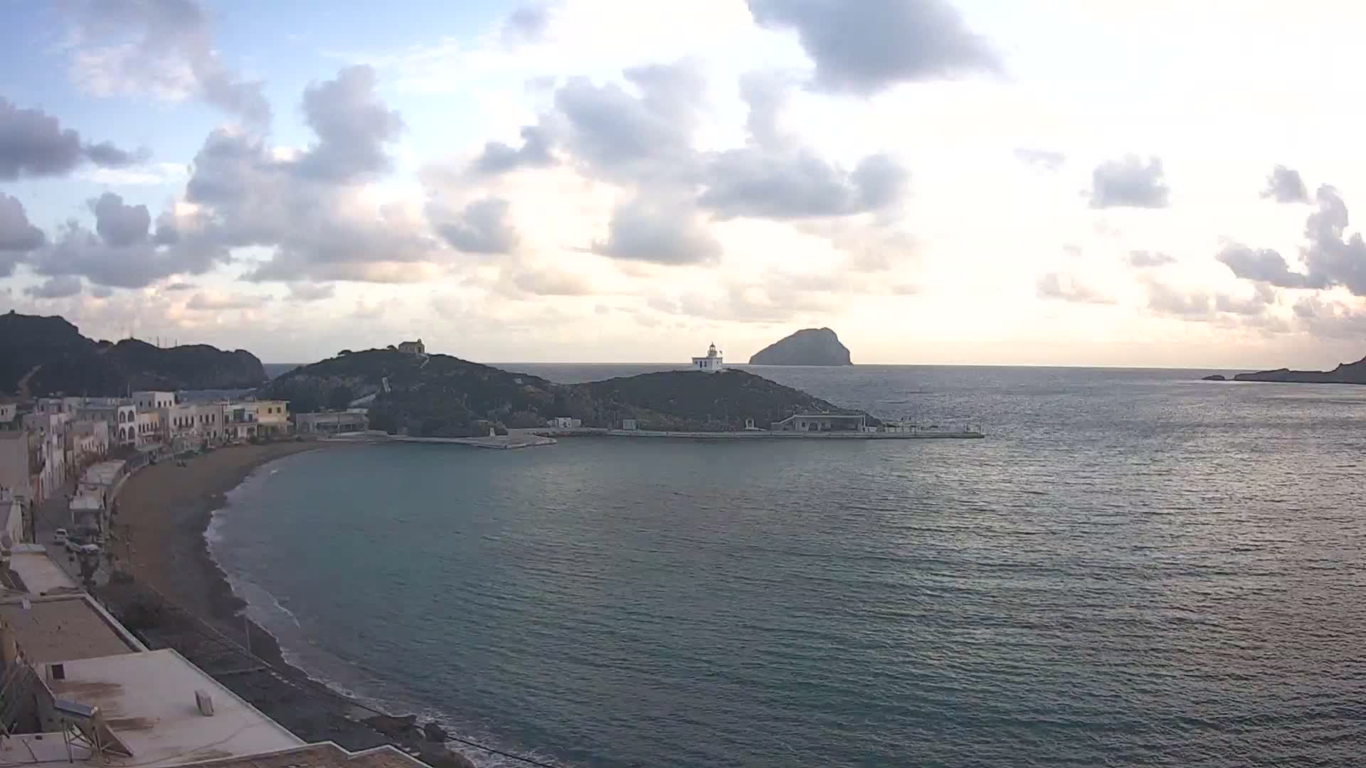 Kythira Island, Kapsali  Village & Paralia Kapsali Beach Live Cam - Kapsali, Kythira, Islands (Níson), Attica (Attikí), Greece