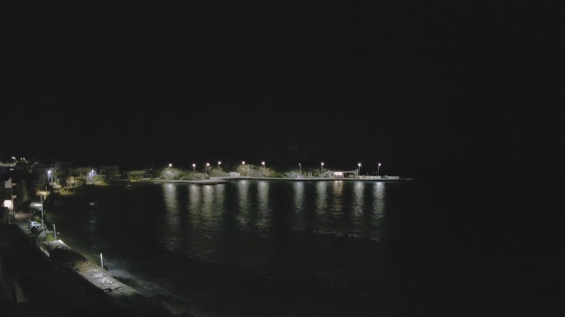 Kythira Island, Kapsali  Village & Paralia Kapsali Beach Live Cam - Kapsali, Kythira, Islands (Níson), Attica (Attikí), Greece