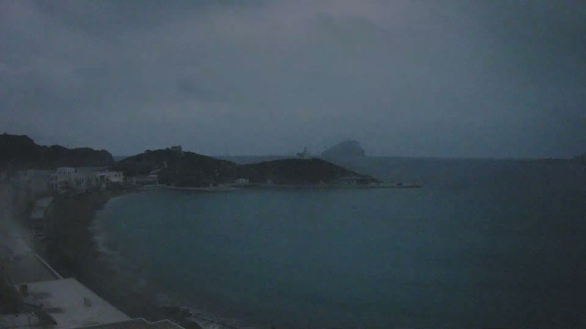 Kythira Island, Kapsali  Village & Paralia Kapsali Beach Live Cam - Kapsali, Kythira, Islands (Níson), Attica (Attikí), Greece