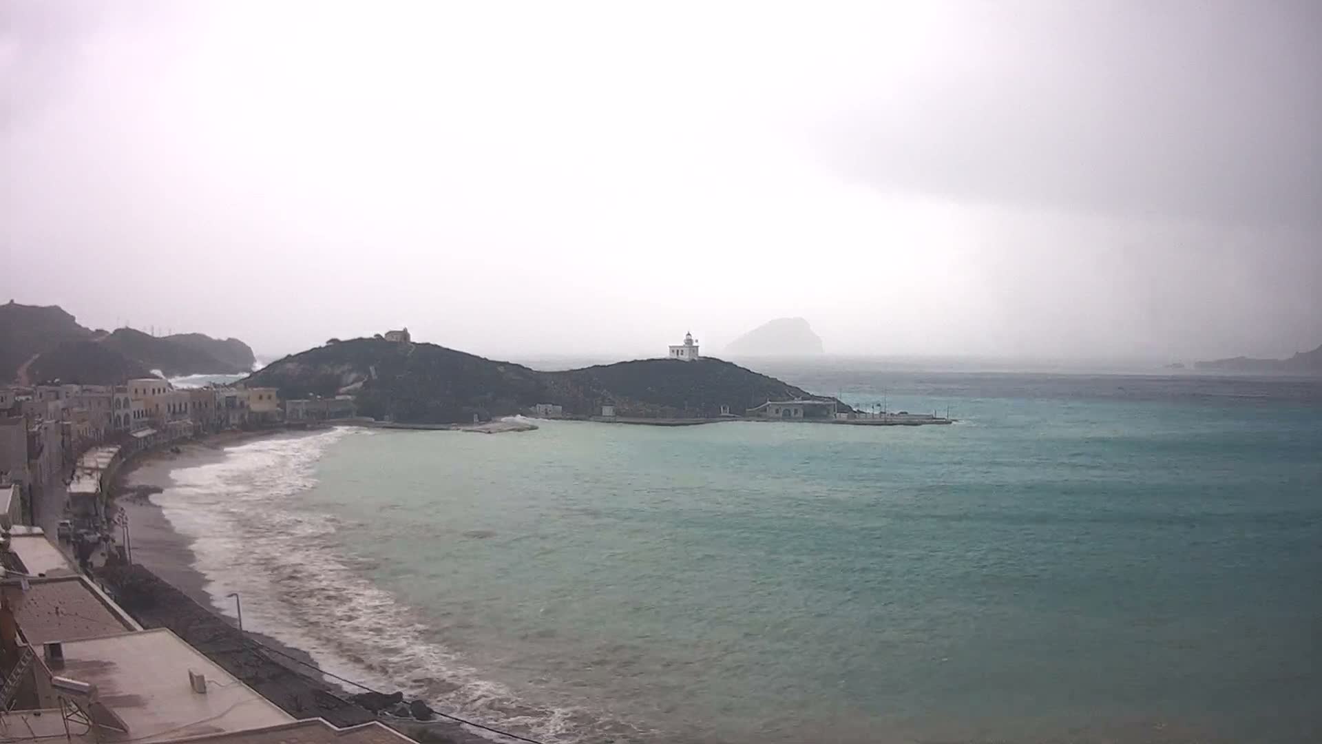 Kythira Island, Kapsali  Village & Paralia Kapsali Beach Live Cam - Kapsali, Kythira, Islands (Níson), Attica (Attikí), Greece