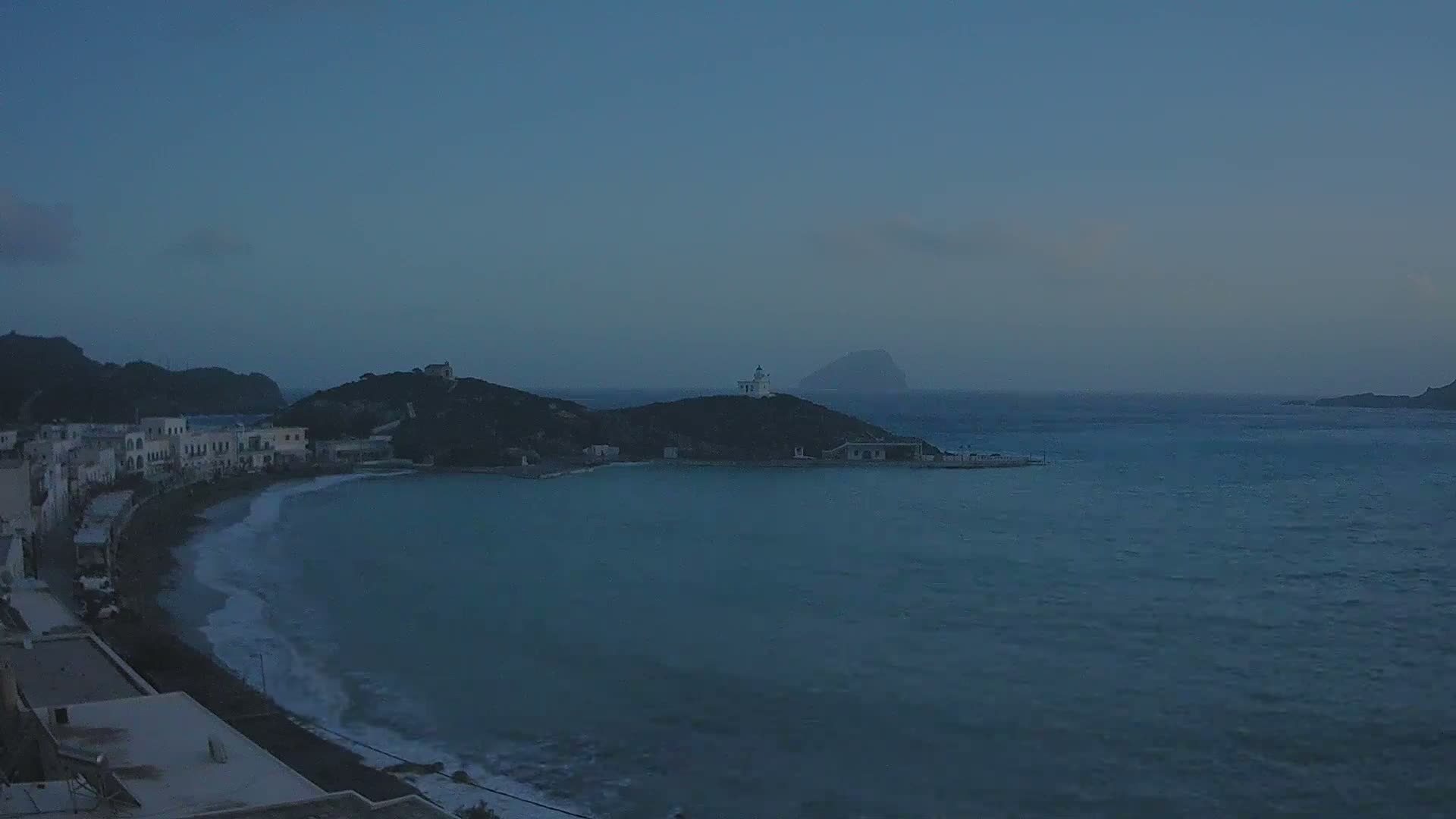 Kythira Island, Kapsali  Village & Paralia Kapsali Beach Live Cam - Kapsali, Kythira, Islands (Níson), Attica (Attikí), Greece