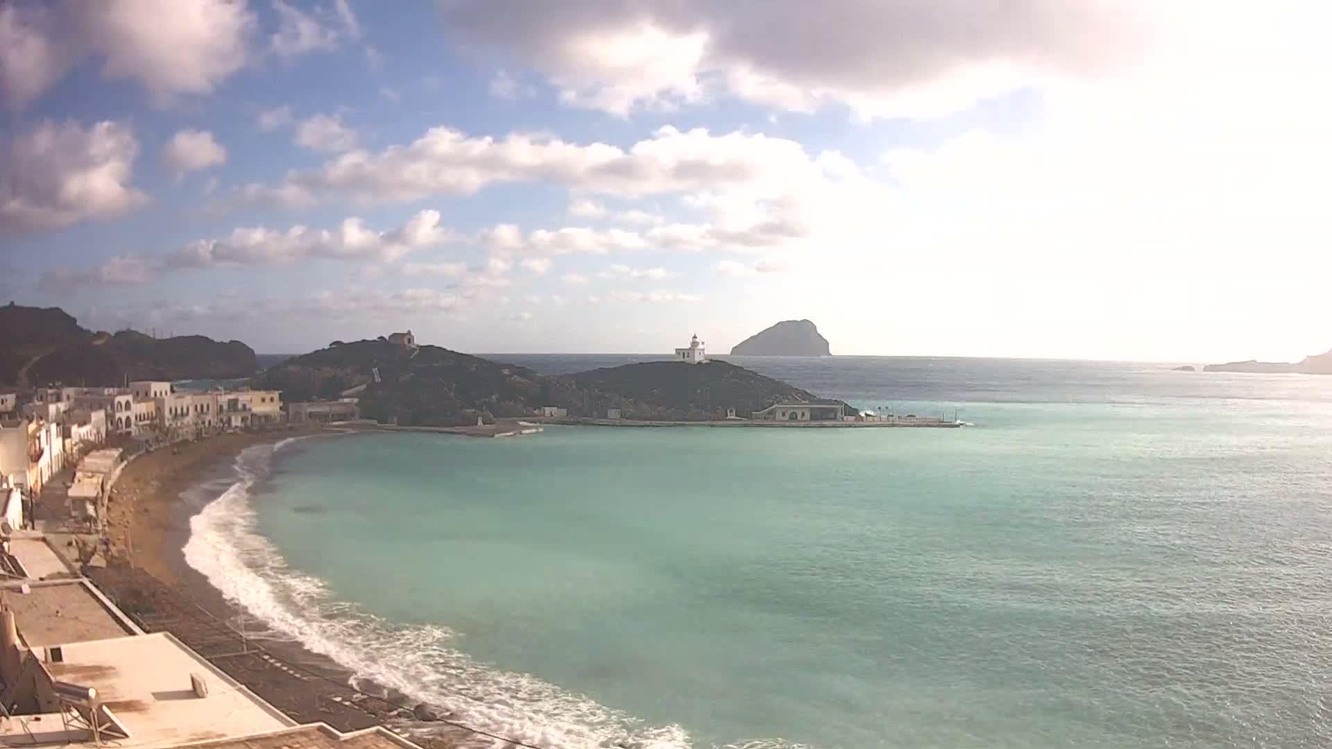 Kythira Island, Kapsali  Village & Paralia Kapsali Beach Live Cam - Kapsali, Kythira, Islands (Níson), Attica (Attikí), Greece