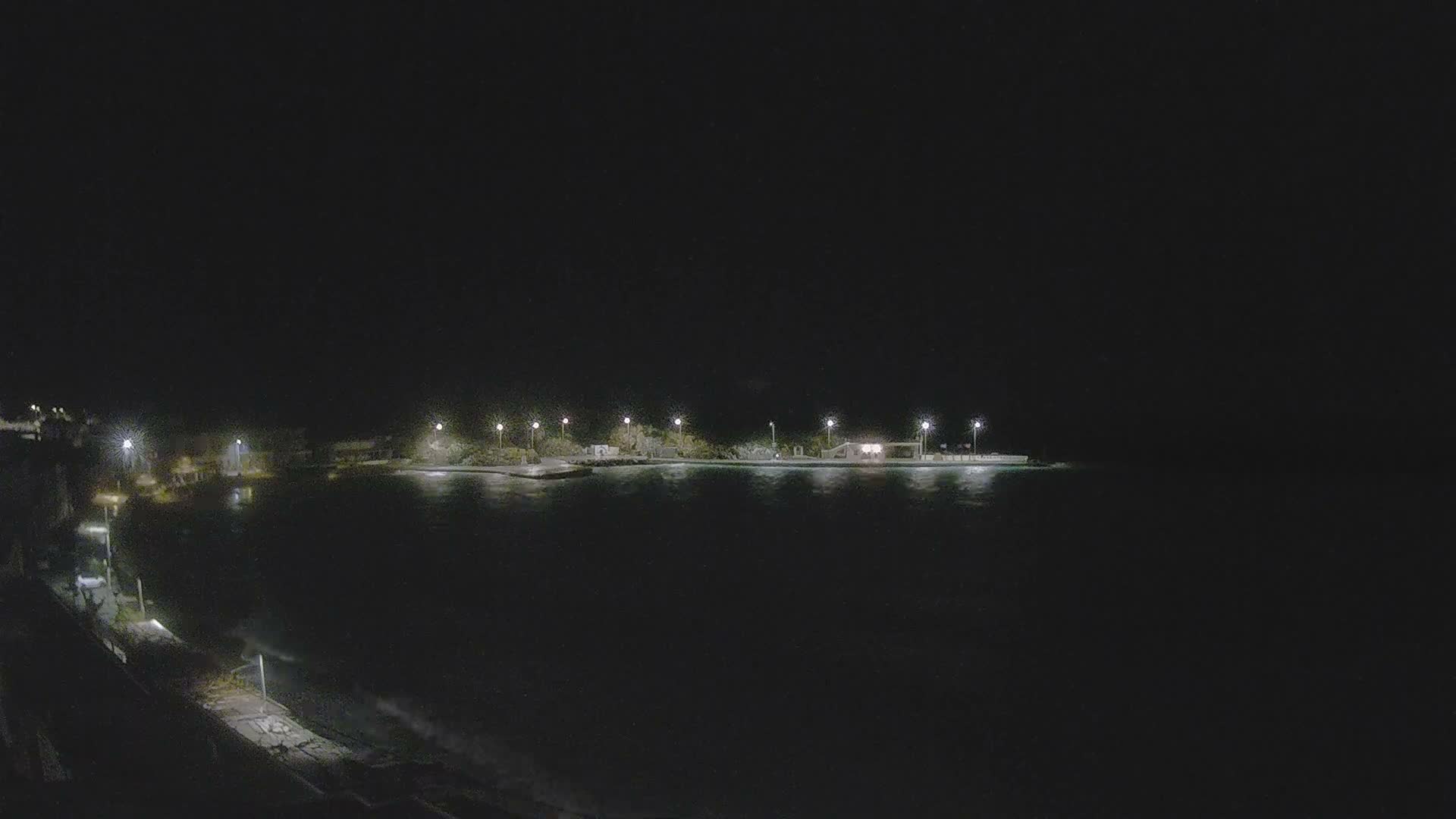 Kythira Island, Kapsali  Village & Paralia Kapsali Beach Live Cam - Kapsali, Kythira, Islands (Níson), Attica (Attikí), Greece