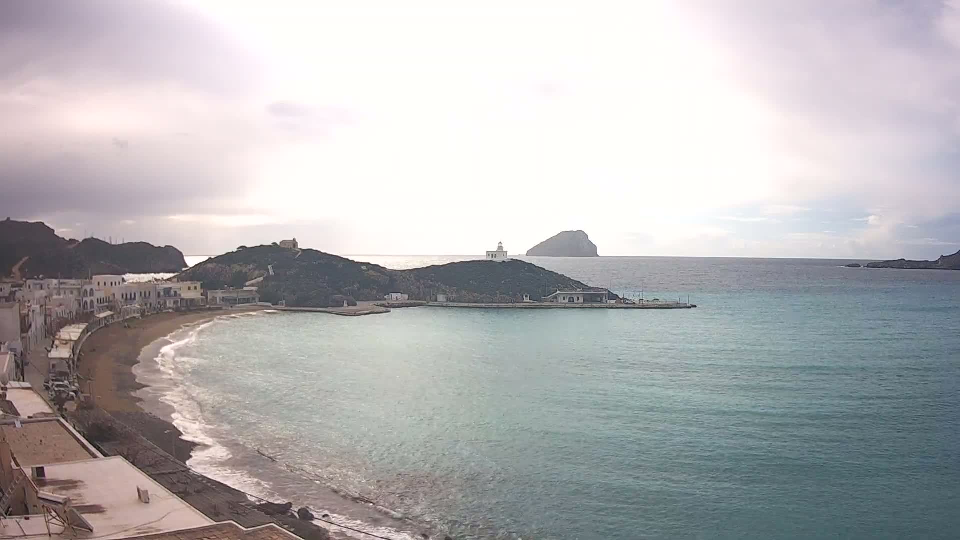Kythira Island, Kapsali  Village & Paralia Kapsali Beach Live Cam - Kapsali, Kythira, Islands (Níson), Attica (Attikí), Greece