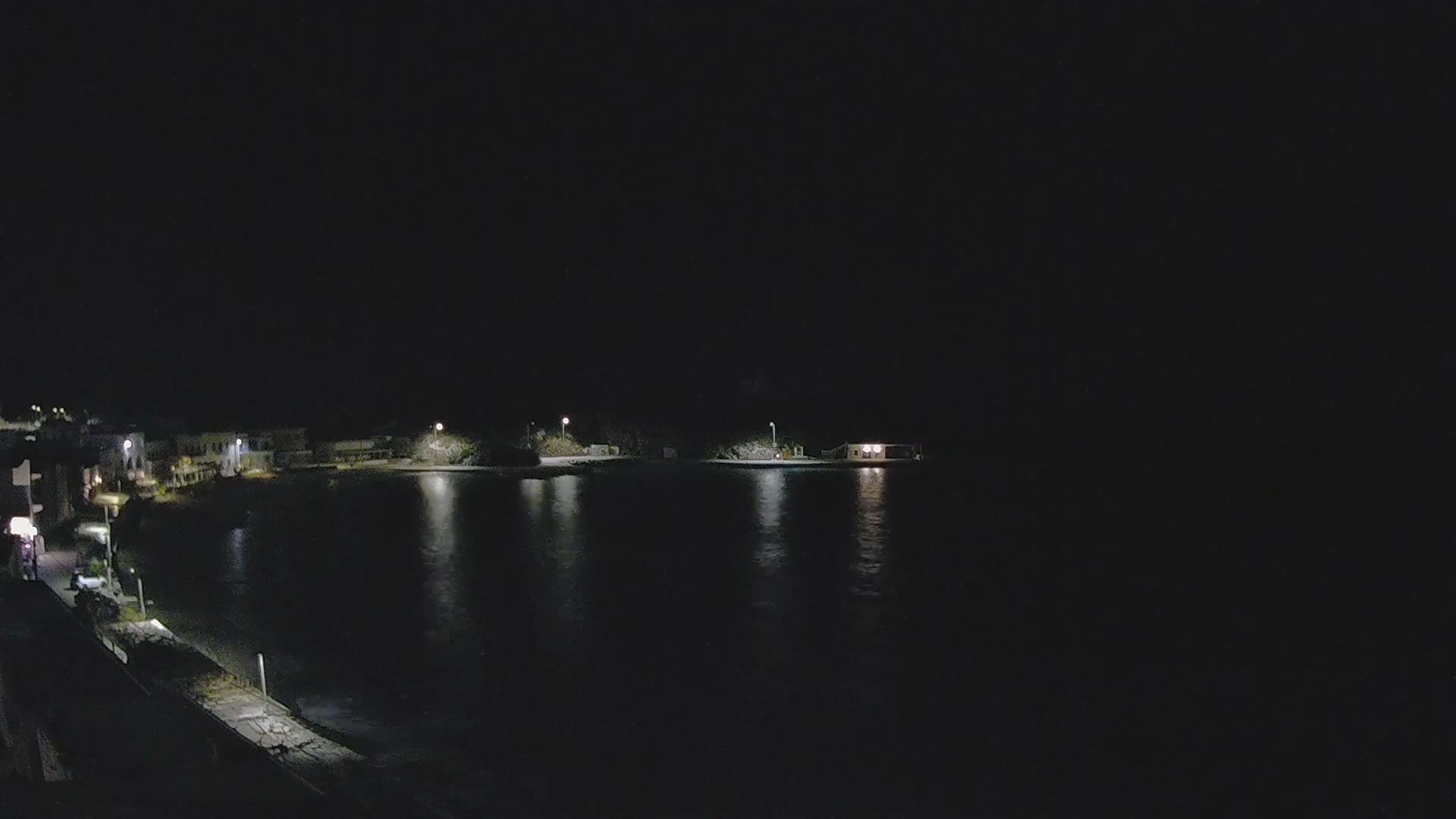Kythira Island, Kapsali  Village & Paralia Kapsali Beach Live Cam - Kapsali, Kythira, Islands (Níson), Attica (Attikí), Greece