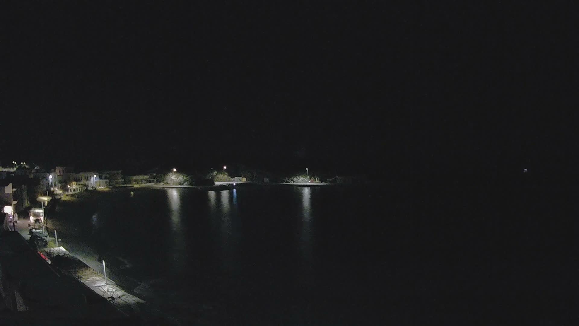 Kythira Island, Kapsali  Village & Paralia Kapsali Beach Live Cam - Kapsali, Kythira, Islands (Níson), Attica (Attikí), Greece