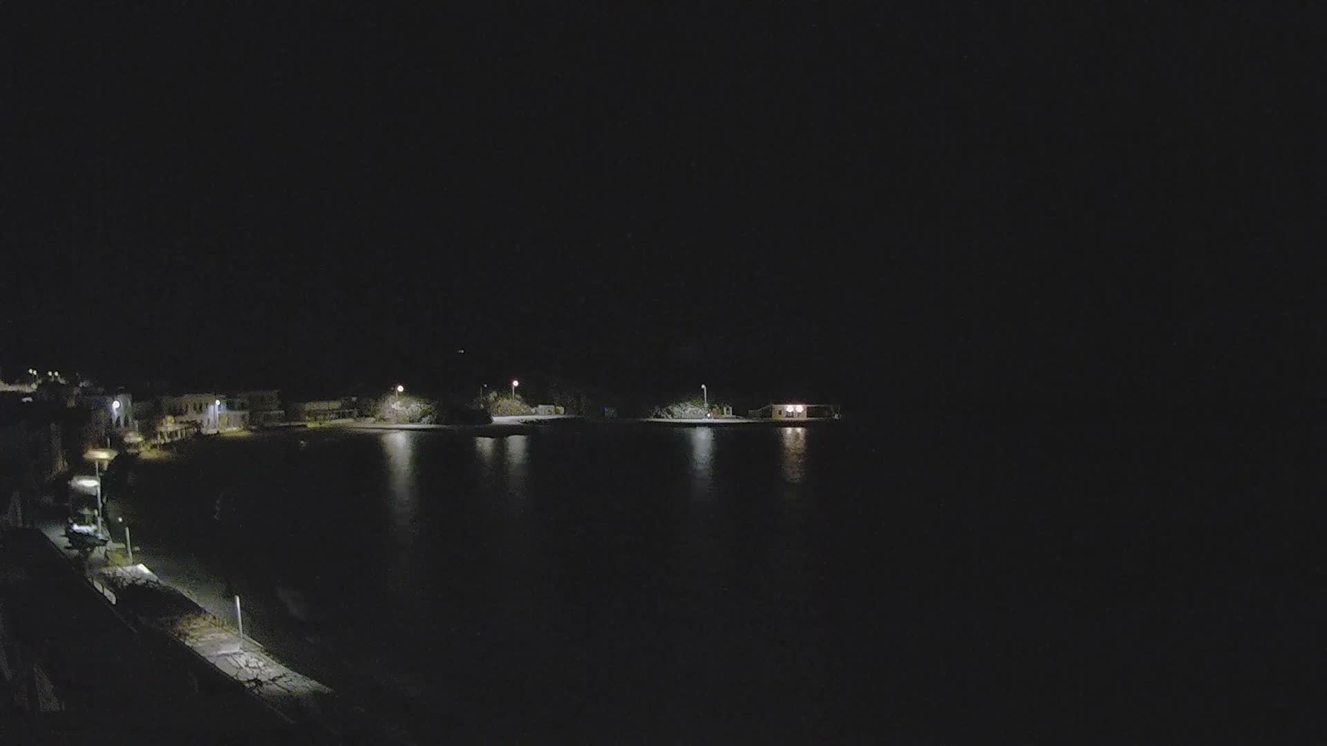 Kythira Island, Kapsali  Village & Paralia Kapsali Beach Live Cam - Kapsali, Kythira, Islands (Níson), Attica (Attikí), Greece