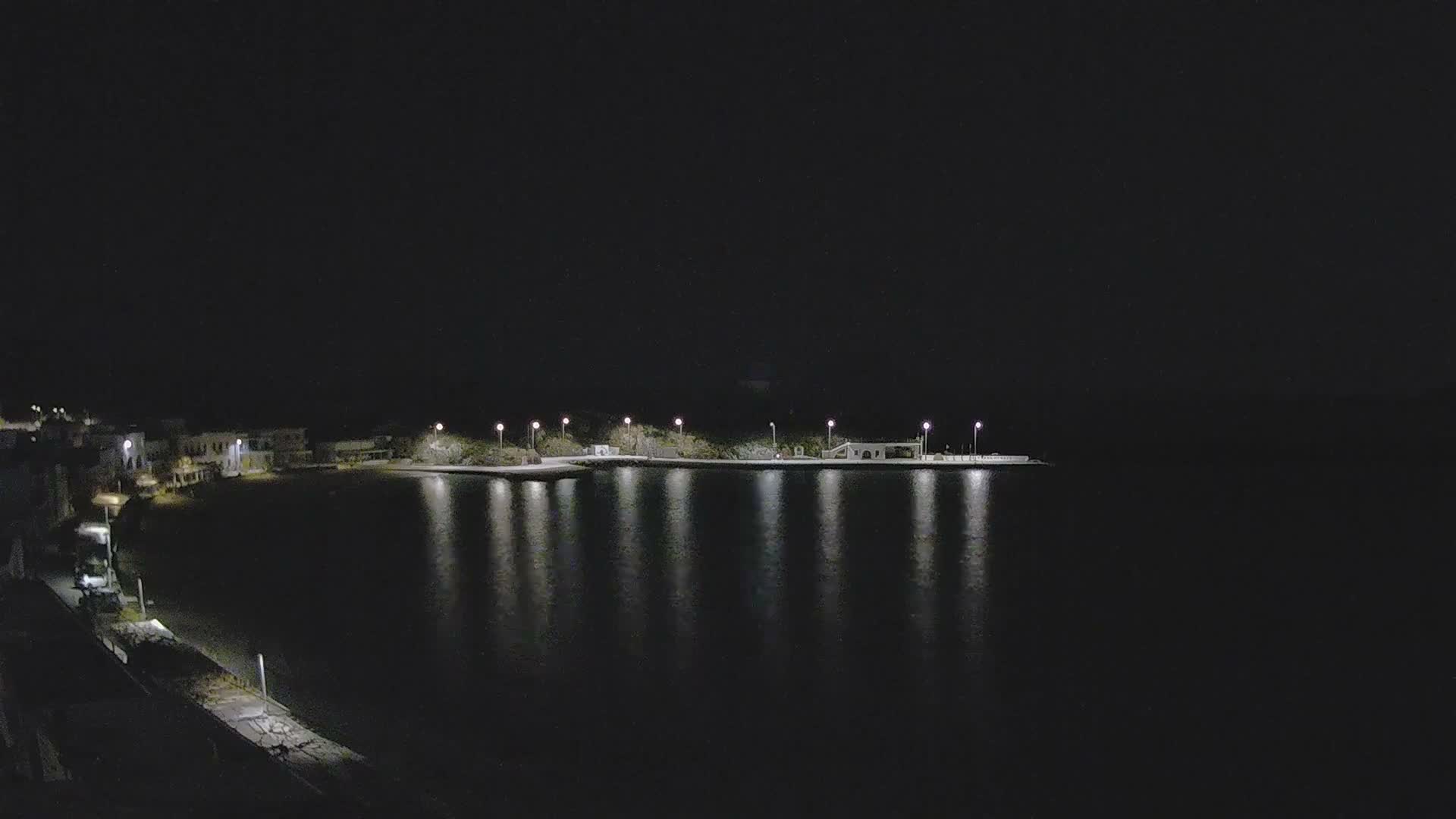Kythira Island, Kapsali  Village & Paralia Kapsali Beach Live Cam - Kapsali, Kythira, Islands (Níson), Attica (Attikí), Greece