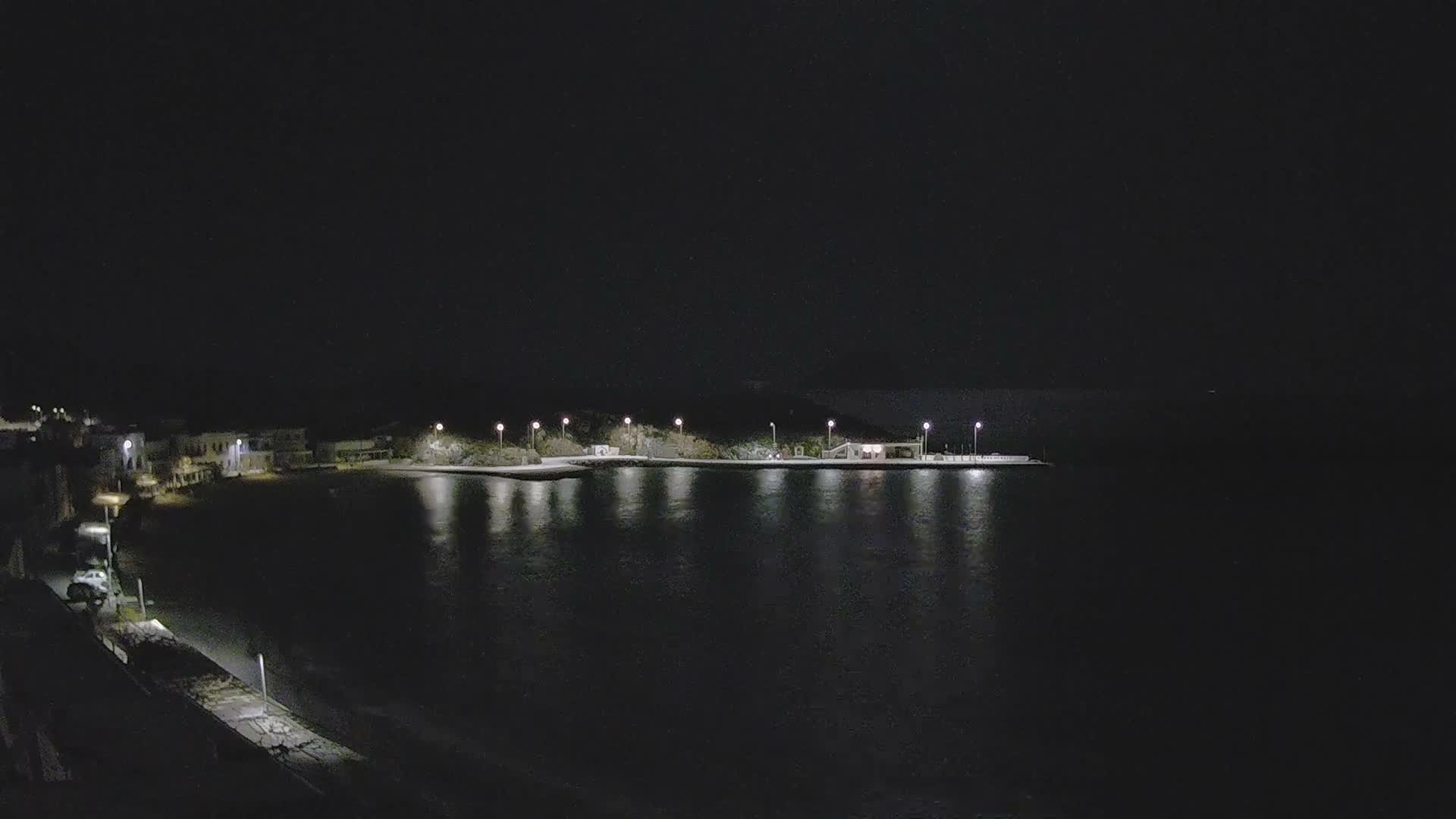 Kythira Island, Kapsali  Village & Paralia Kapsali Beach Live Cam - Kapsali, Kythira, Islands (Níson), Attica (Attikí), Greece