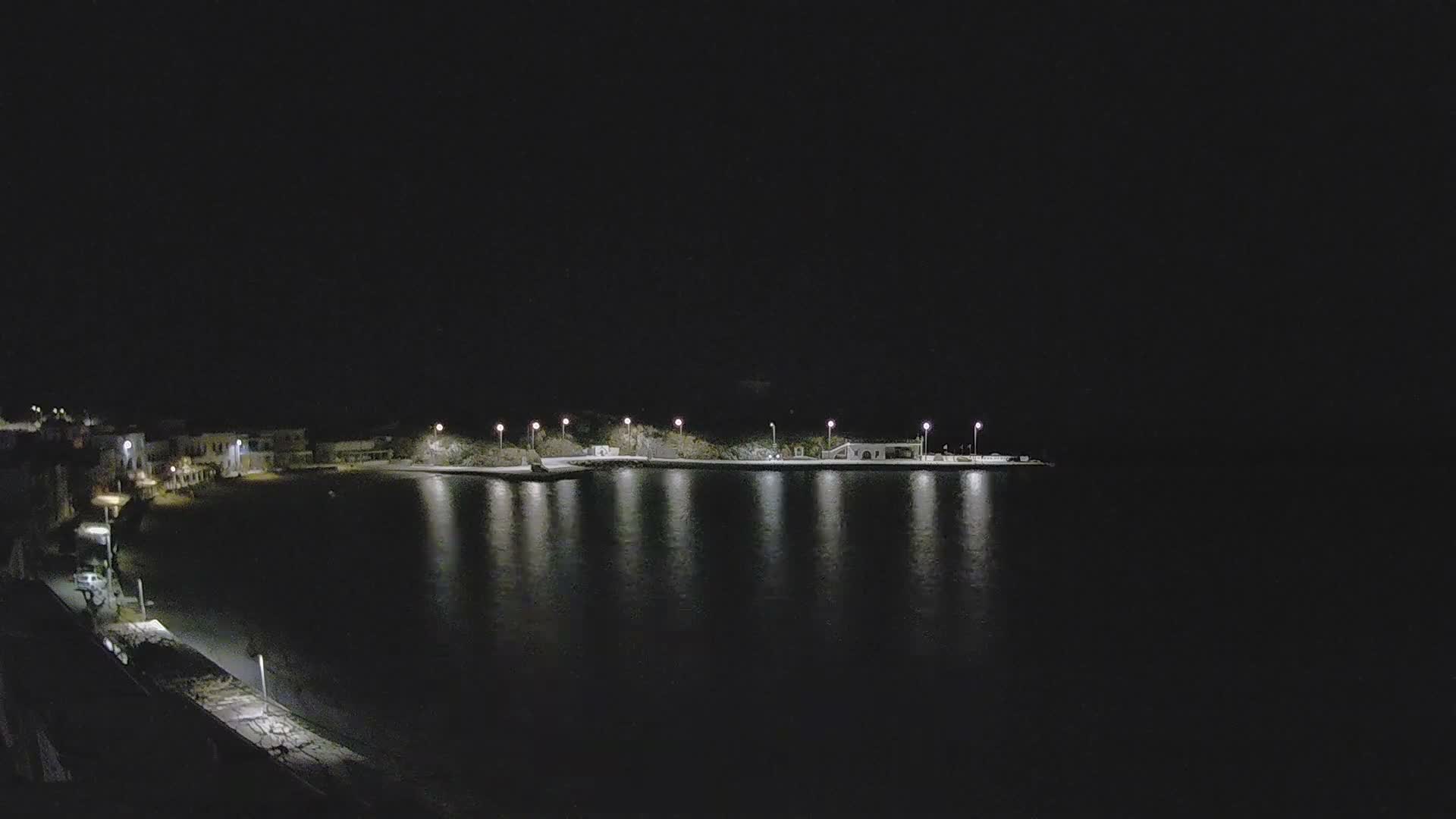 Kythira Island, Kapsali  Village & Paralia Kapsali Beach Live Cam - Kapsali, Kythira, Islands (Níson), Attica (Attikí), Greece
