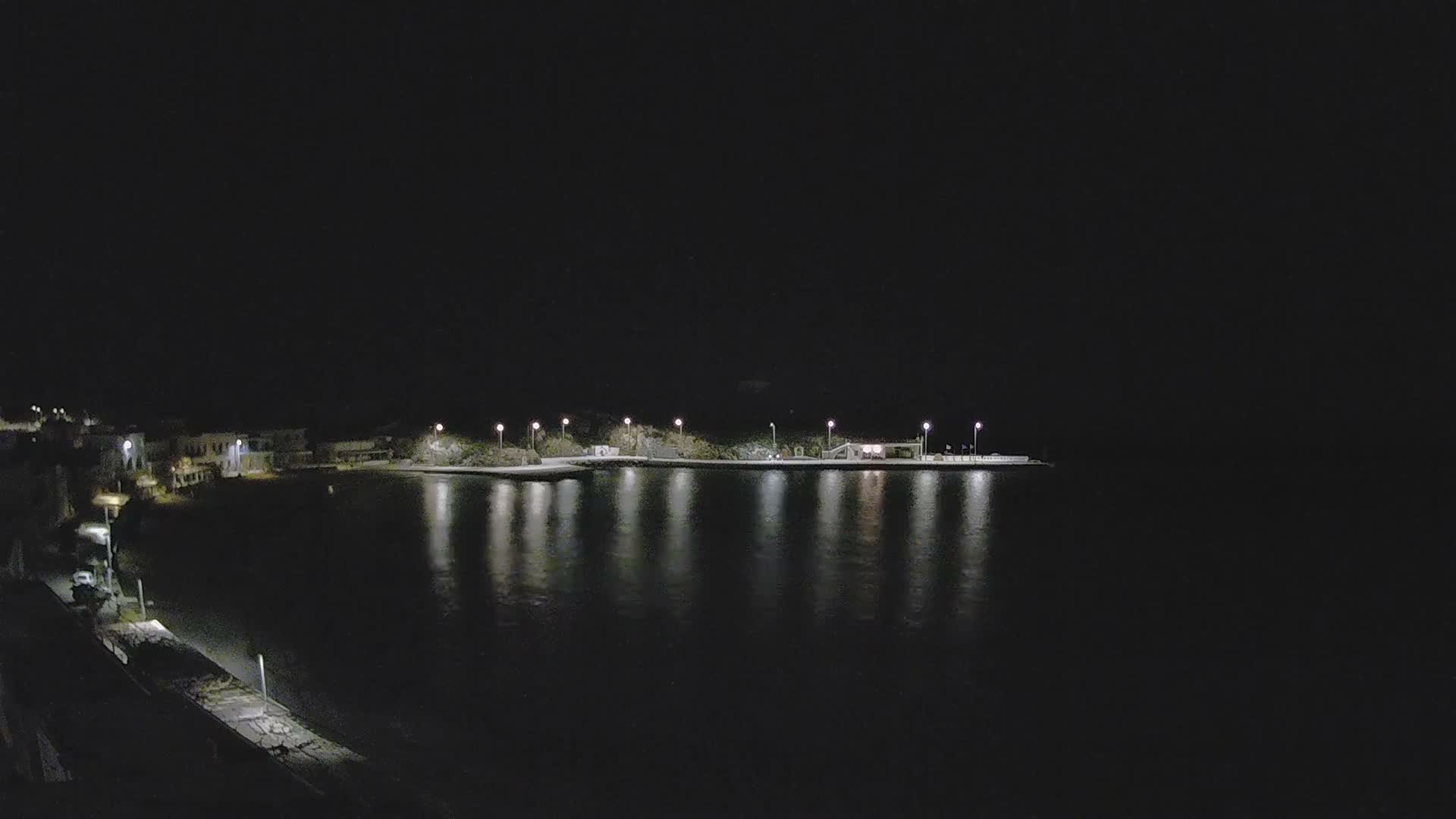 Kythira Island, Kapsali  Village & Paralia Kapsali Beach Live Cam - Kapsali, Kythira, Islands (Níson), Attica (Attikí), Greece