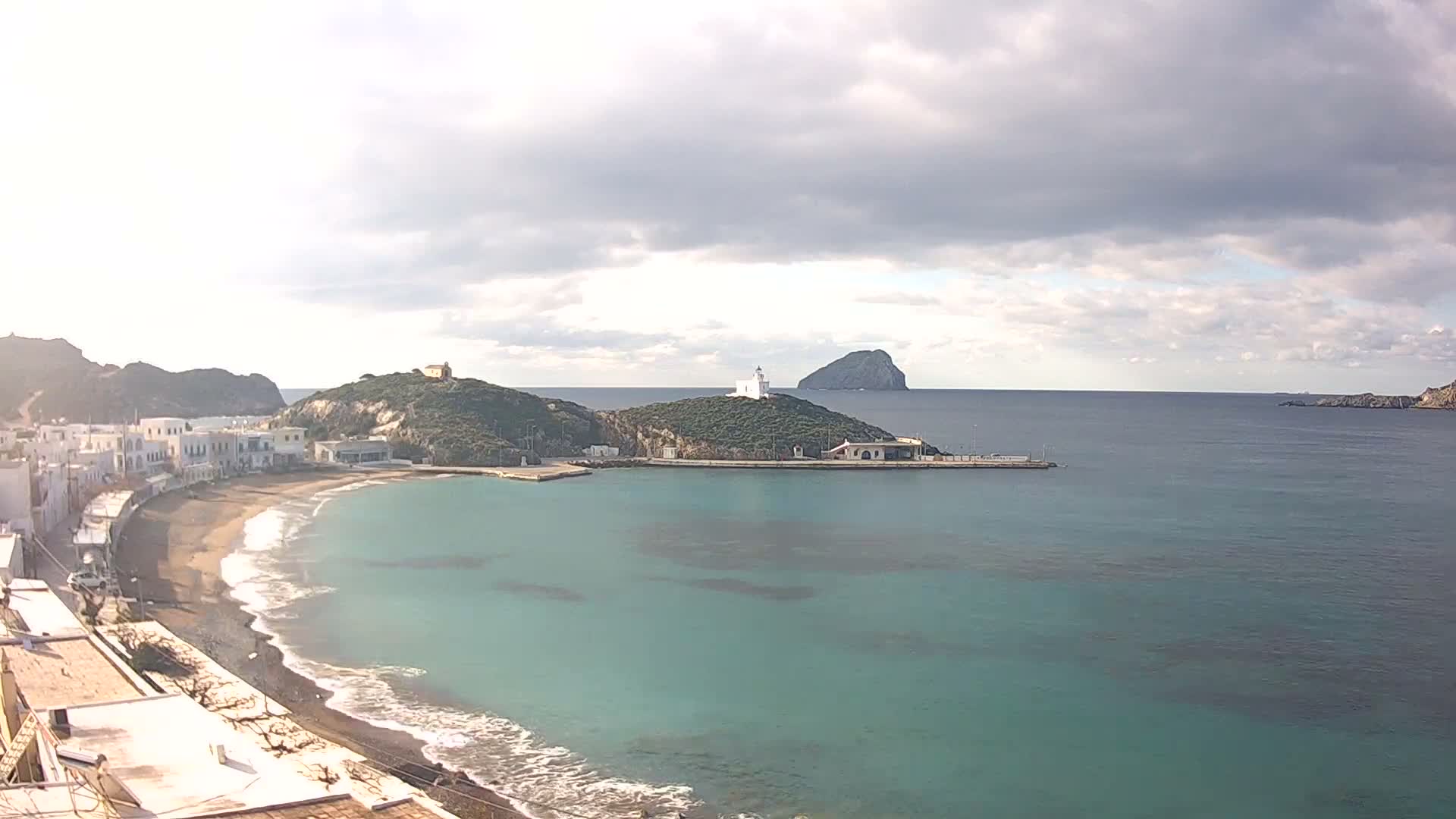 Kythira Island, Kapsali  Village & Paralia Kapsali Beach Live Cam - Kapsali, Kythira, Islands (Níson), Attica (Attikí), Greece