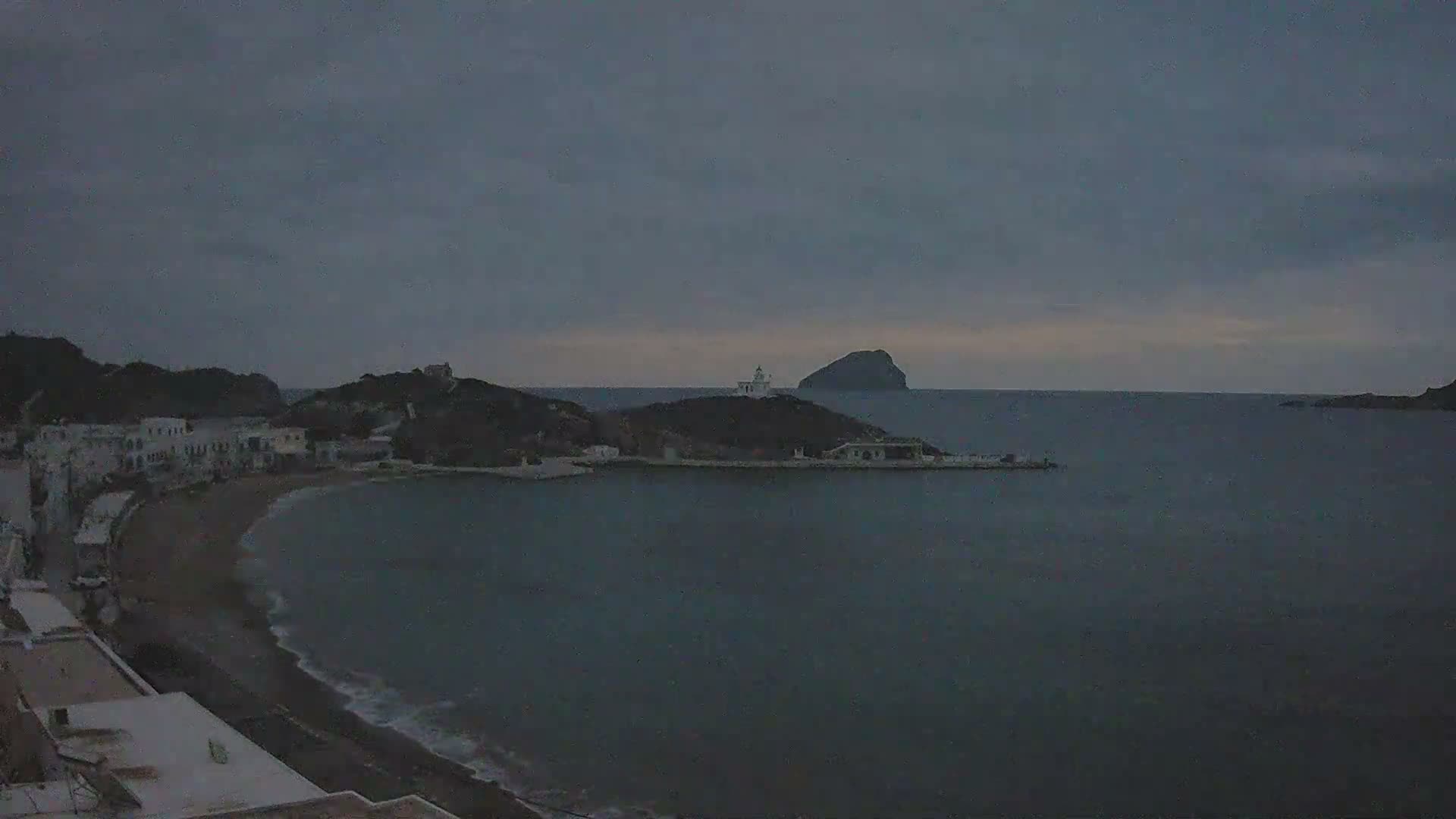 Kythira Island, Kapsali  Village & Paralia Kapsali Beach Live Cam - Kapsali, Kythira, Islands (Níson), Attica (Attikí), Greece