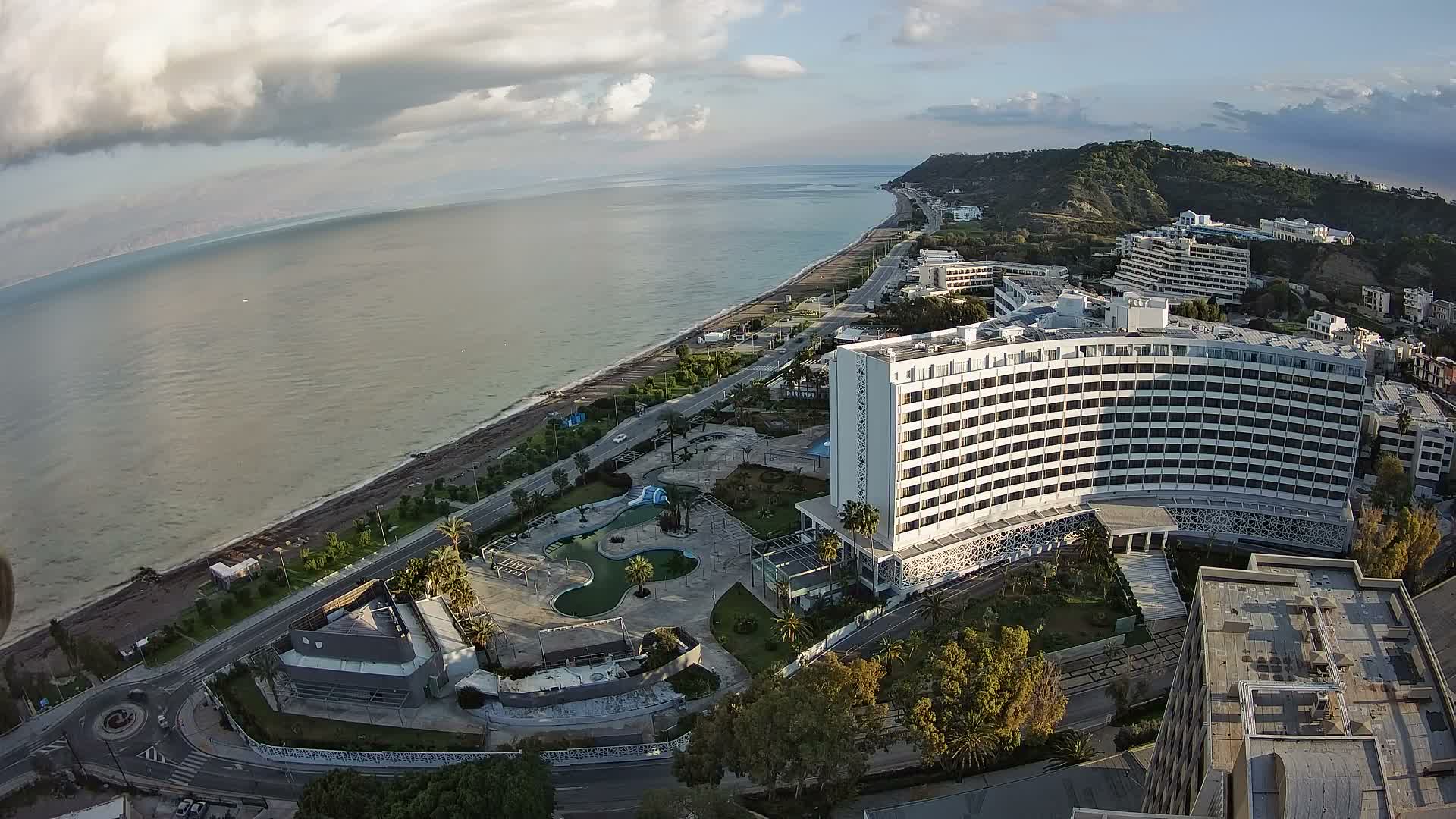 Rhodes, Paralia Ixia Beach Live Cam - Ialysos, Rhodes (Ródos), Dodacanese, South Aegean (Periféreia Notíou Aigaíou), Greece