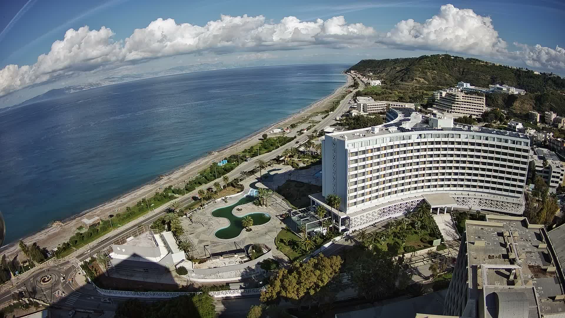 Rhodes, Paralia Ixia Beach Live Cam - Ialysos, Rhodes (Ródos), Dodacanese, South Aegean (Periféreia Notíou Aigaíou), Greece