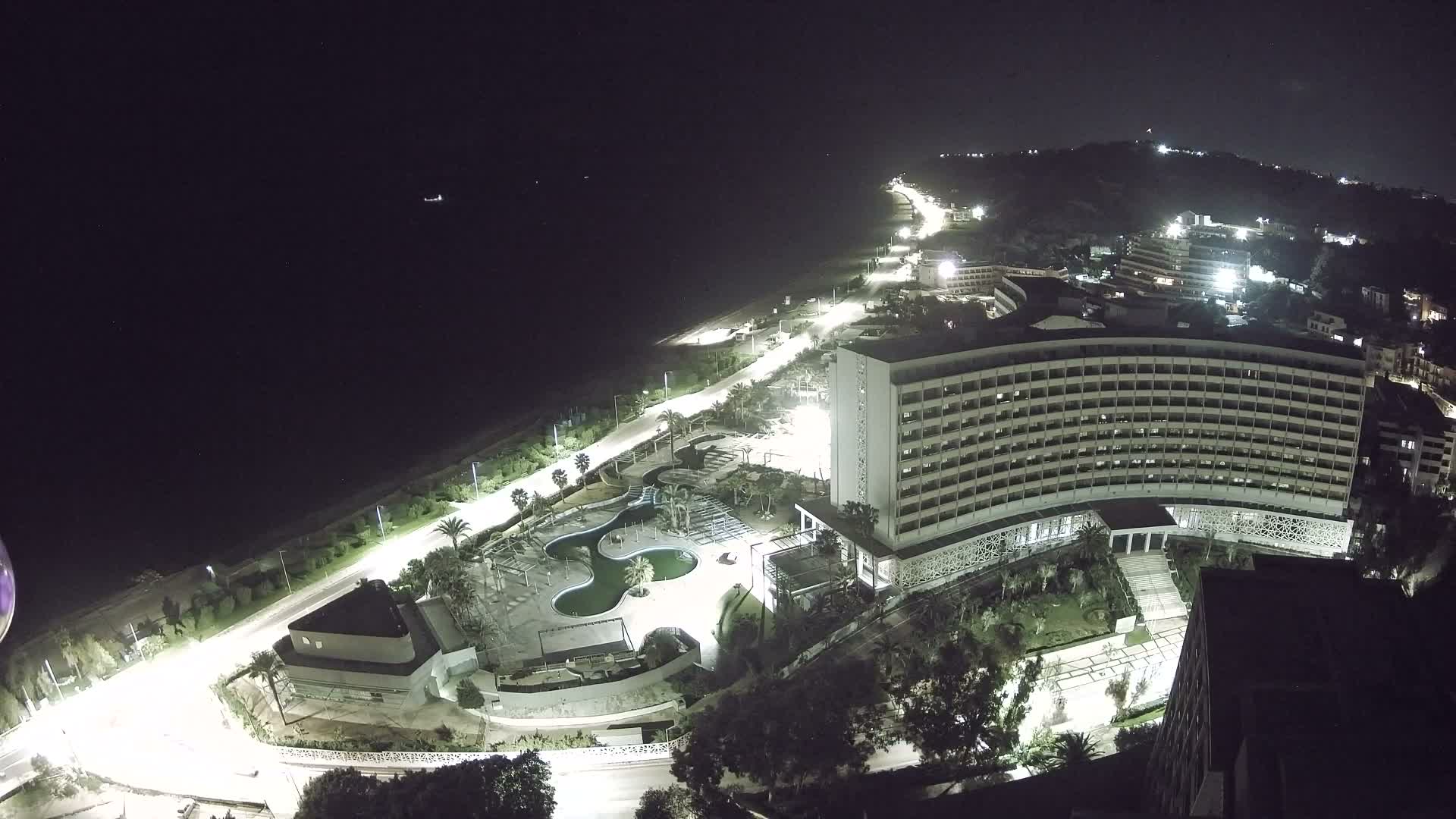 Rhodes, Paralia Ixia Beach Live Cam - Ialysos, Rhodes (Ródos), Dodacanese, South Aegean (Periféreia Notíou Aigaíou), Greece