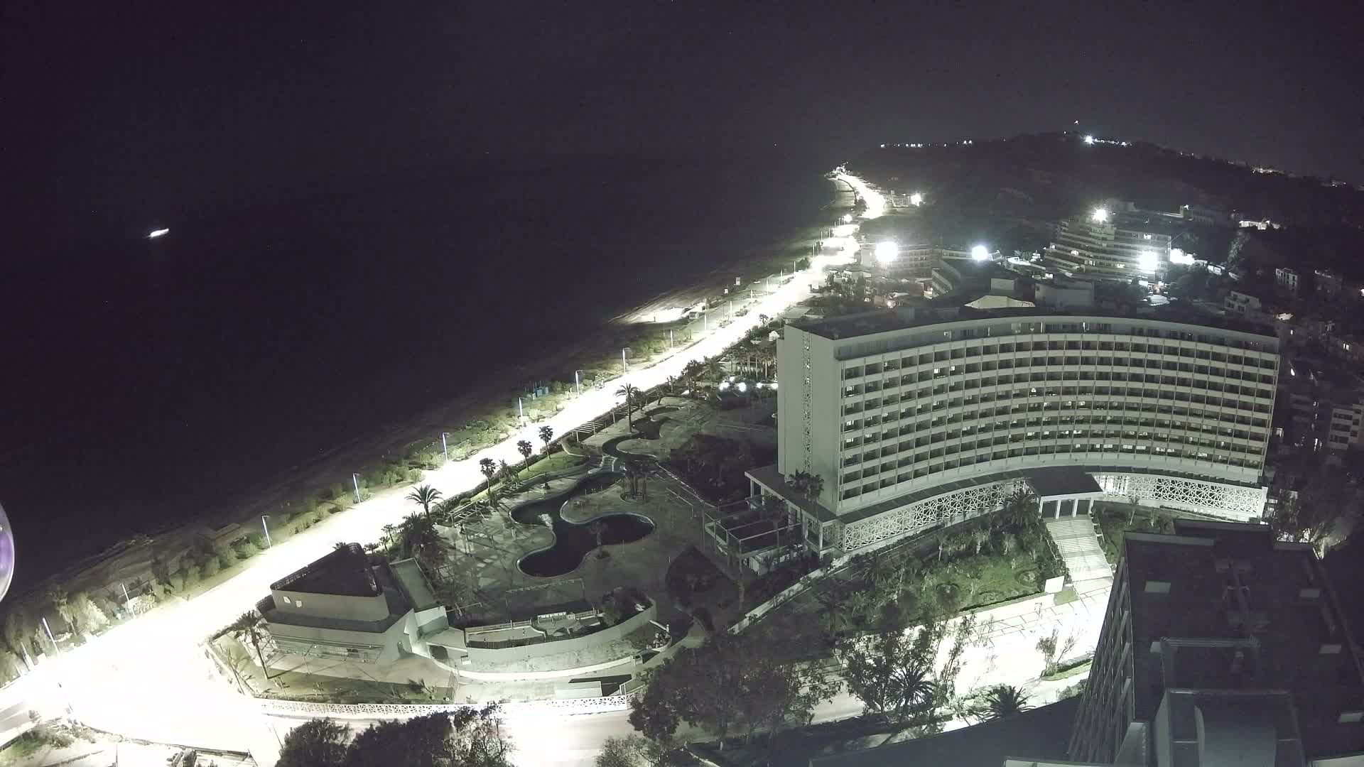 Rhodes, Paralia Ixia Beach Live Cam - Ialysos, Rhodes (Ródos), Dodacanese, South Aegean (Periféreia Notíou Aigaíou), Greece