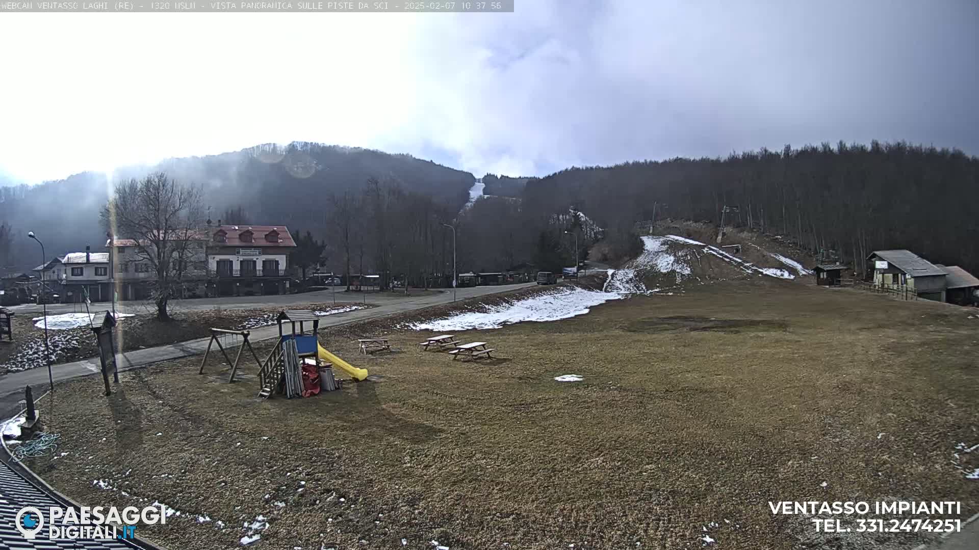 Mount Ventasso & Laghi (Lakes) Ski Slopes Live Cam - Reggio Emilia, Emilia-Romagna, Italy