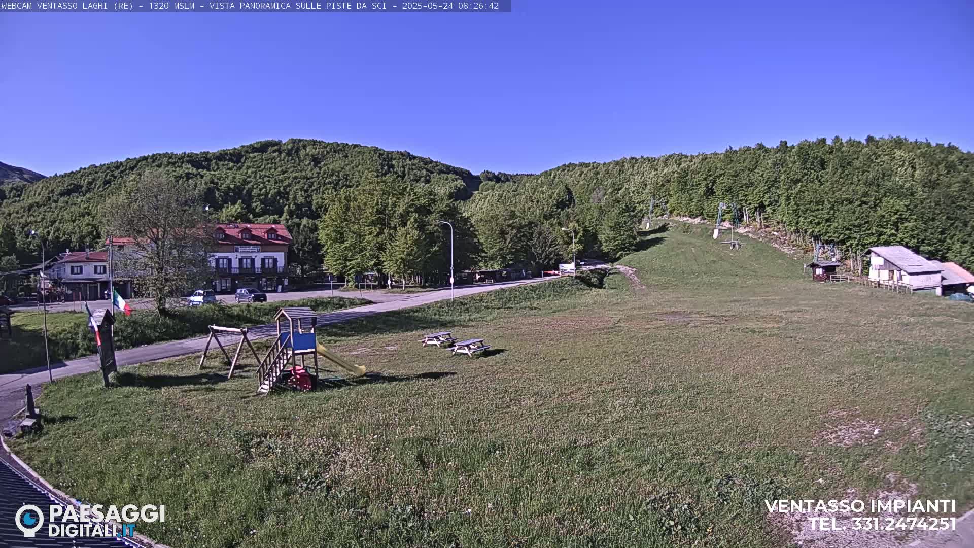 Mount Ventasso & Laghi (Lakes) Ski Slopes Live Cam - Reggio Emilia, Emilia-Romagna, Italy