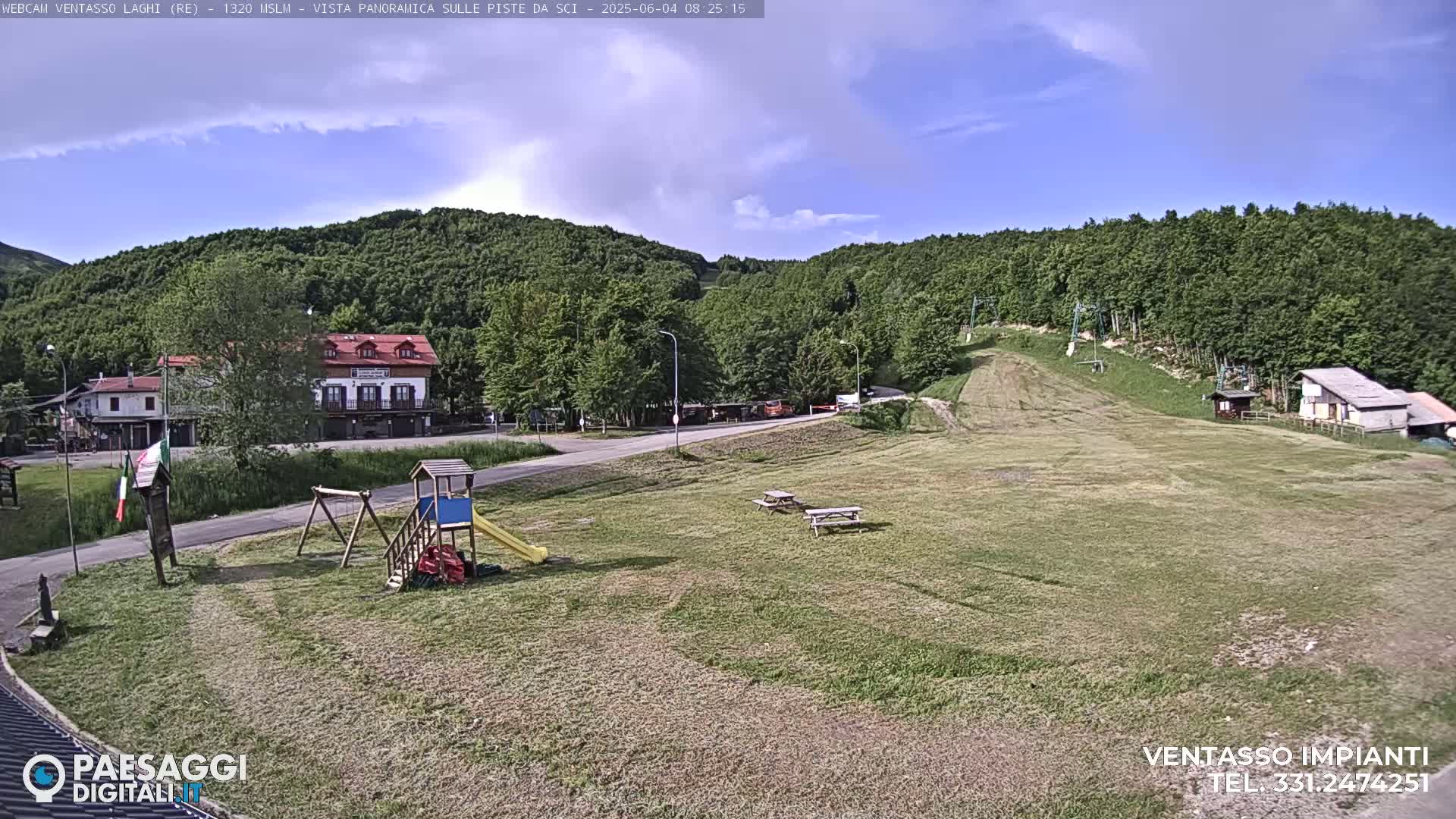 Mount Ventasso & Laghi (Lakes) Ski Slopes Live Cam - Reggio Emilia, Emilia-Romagna, Italy