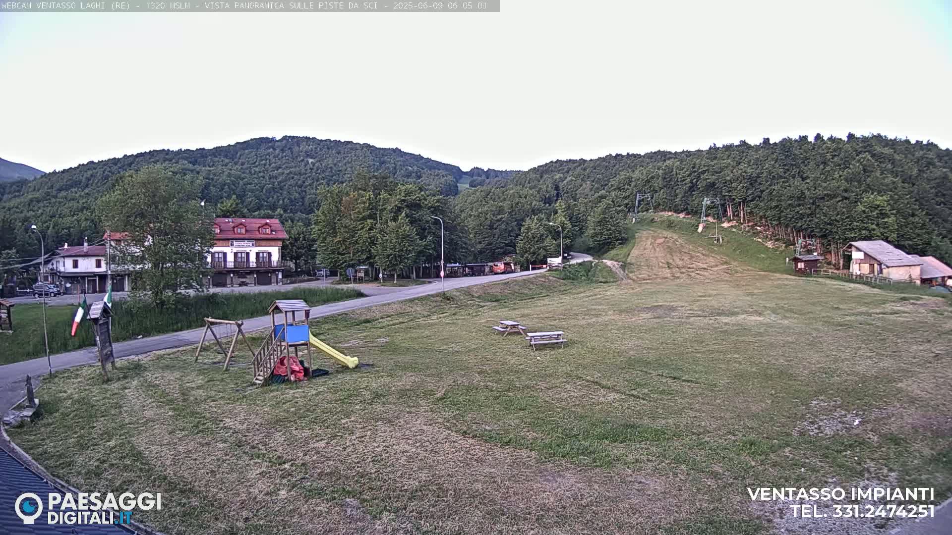 Mount Ventasso & Laghi (Lakes) Ski Slopes Live Cam - Reggio Emilia, Emilia-Romagna, Italy