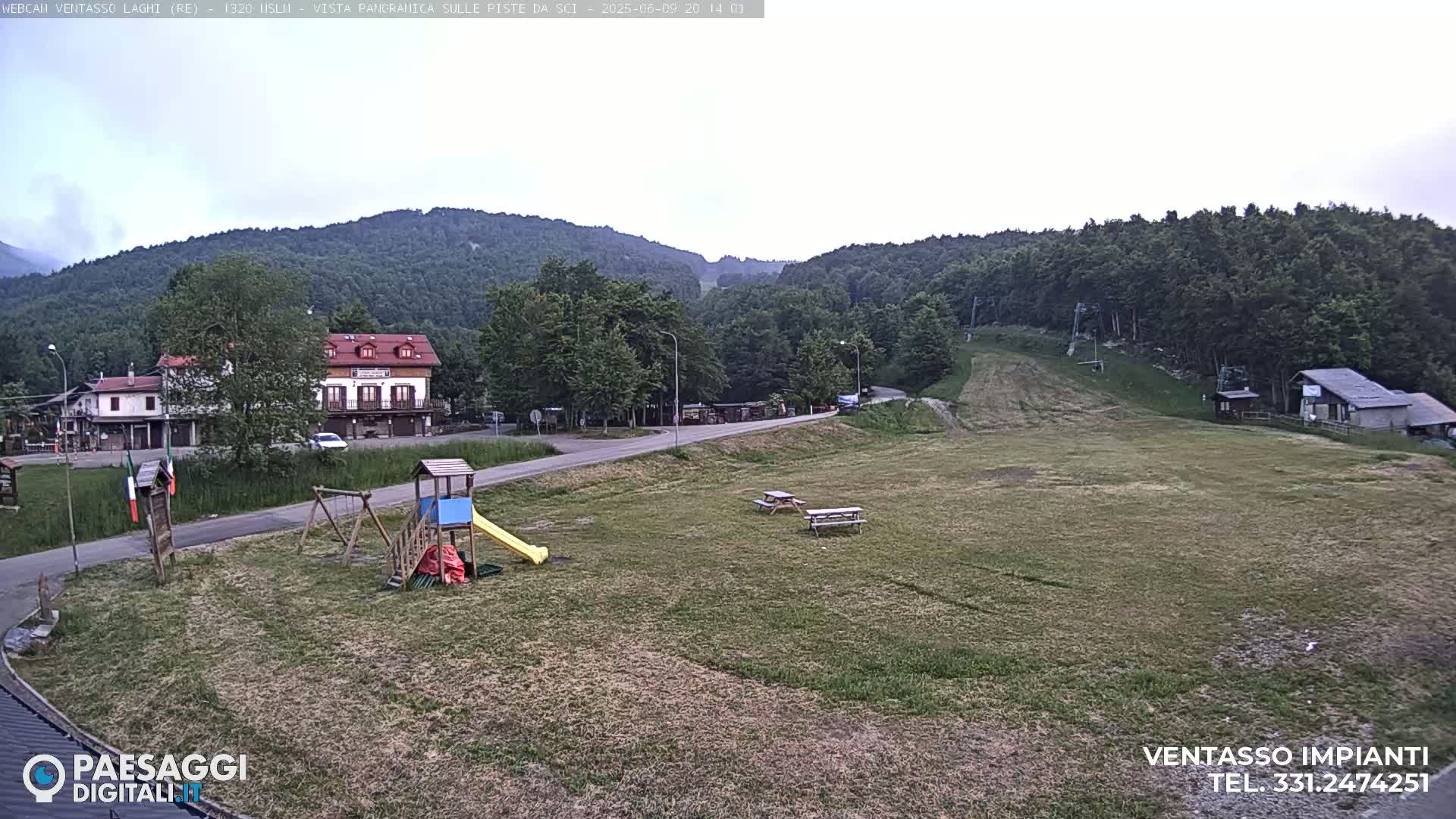 Mount Ventasso & Laghi (Lakes) Ski Slopes Live Cam - Reggio Emilia, Emilia-Romagna, Italy