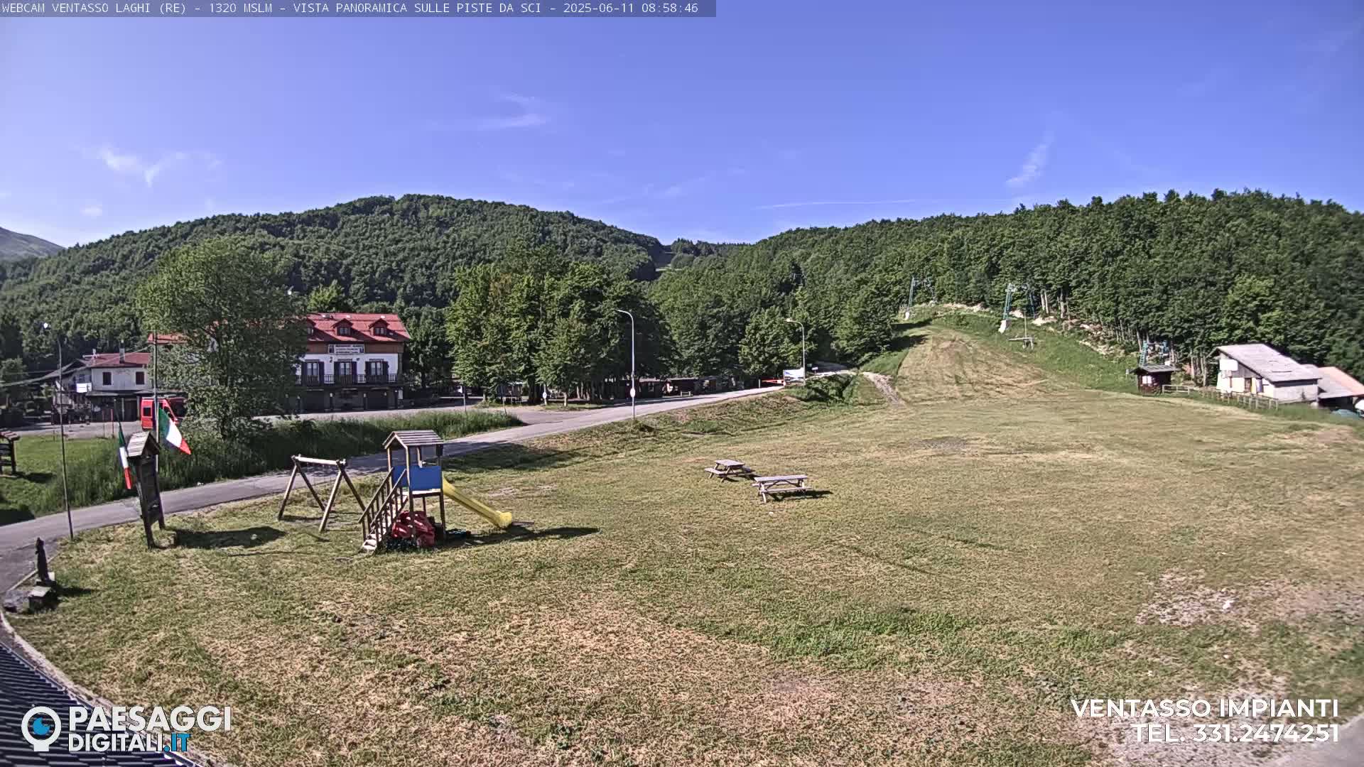 Mount Ventasso & Laghi (Lakes) Ski Slopes Live Cam - Reggio Emilia, Emilia-Romagna, Italy