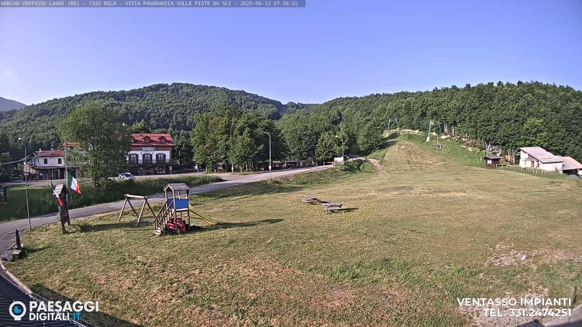 Mount Ventasso & Laghi (Lakes) Ski Slopes Live Cam - Reggio Emilia, Emilia-Romagna, Italy