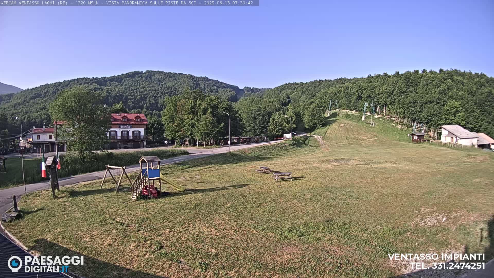 Mount Ventasso & Laghi (Lakes) Ski Slopes Live Cam - Reggio Emilia, Emilia-Romagna, Italy
